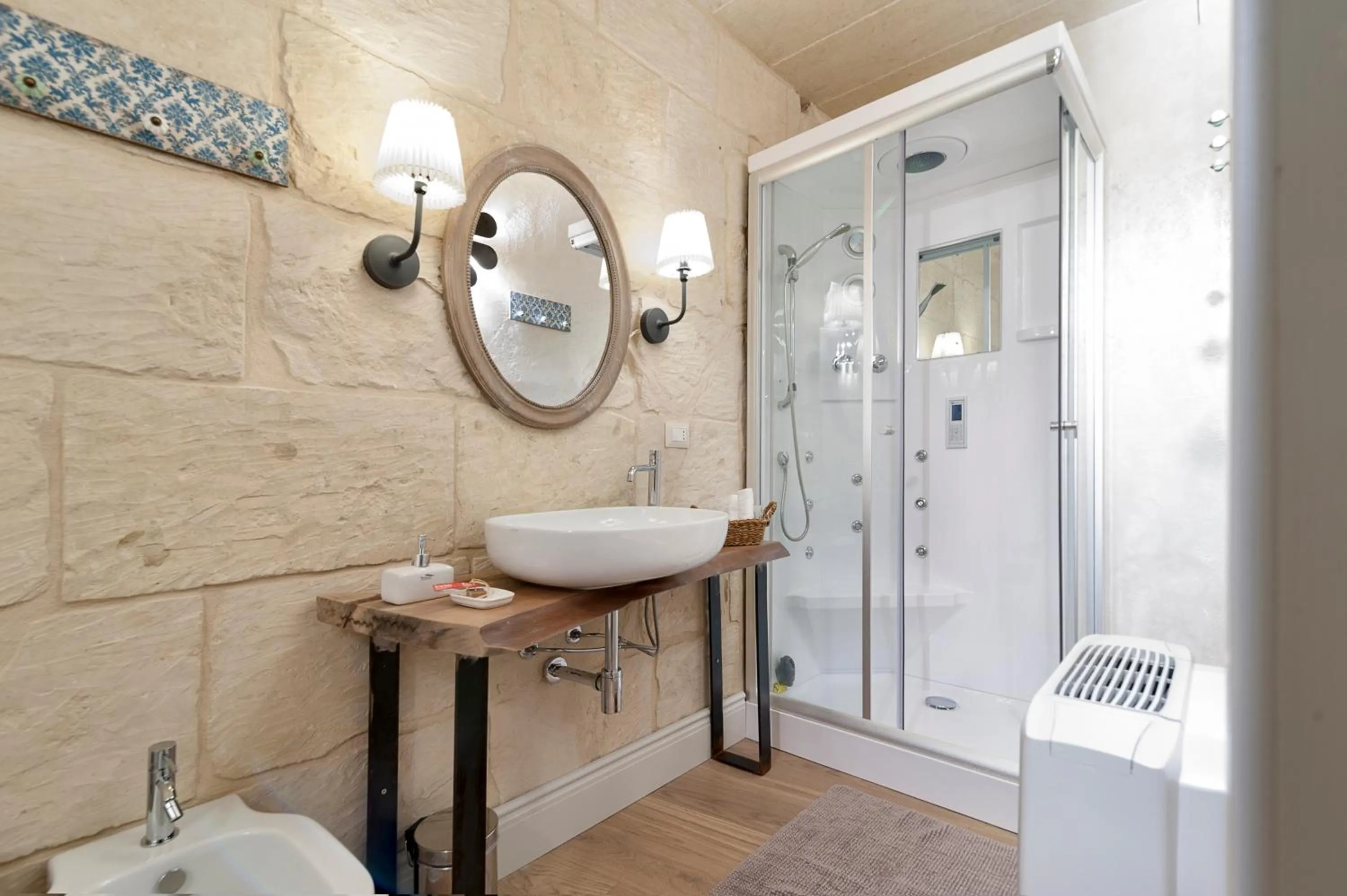 Shower in Palazzo Mandurino luxury relais