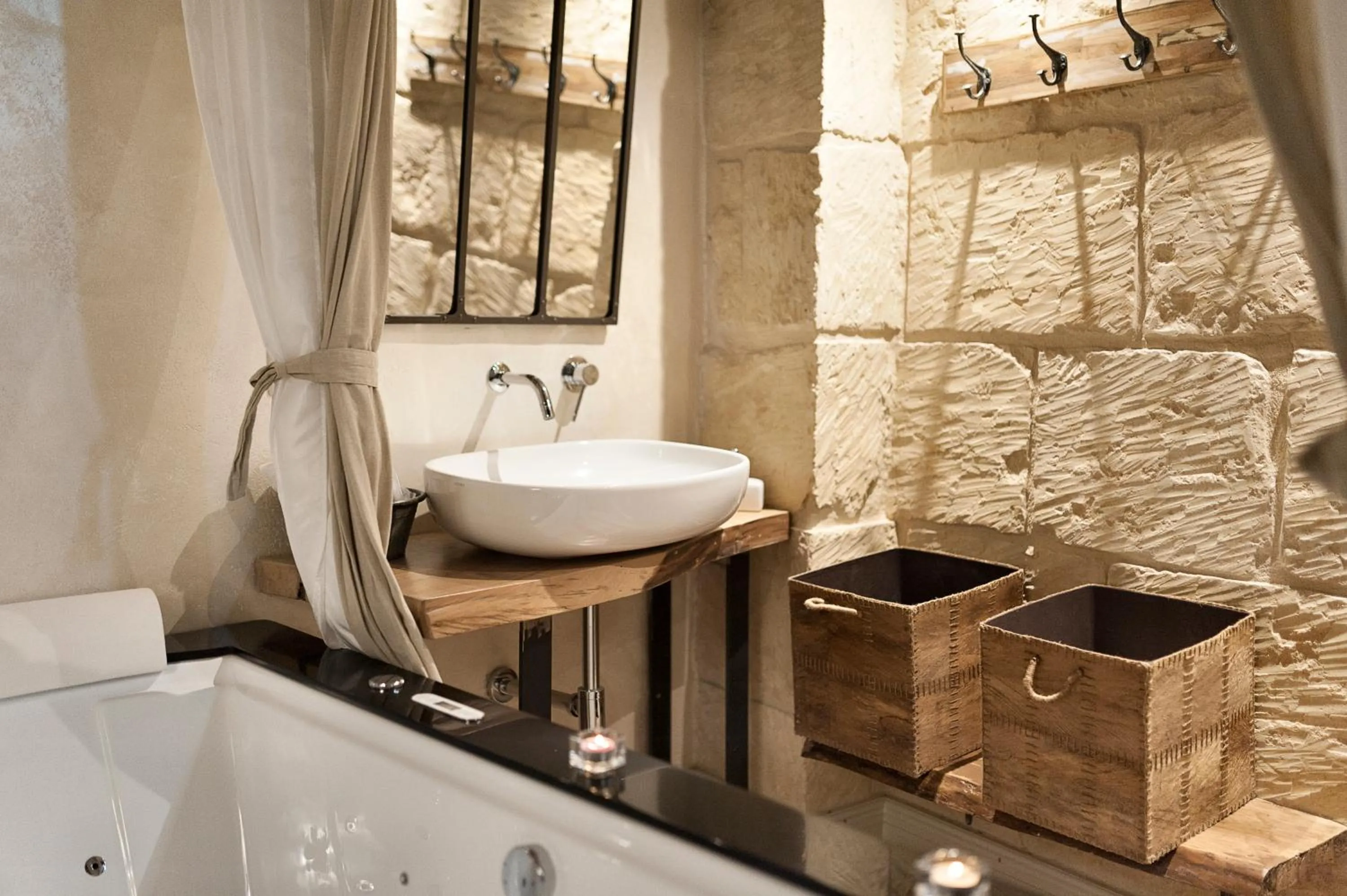 Bath in Palazzo Mandurino luxury relais