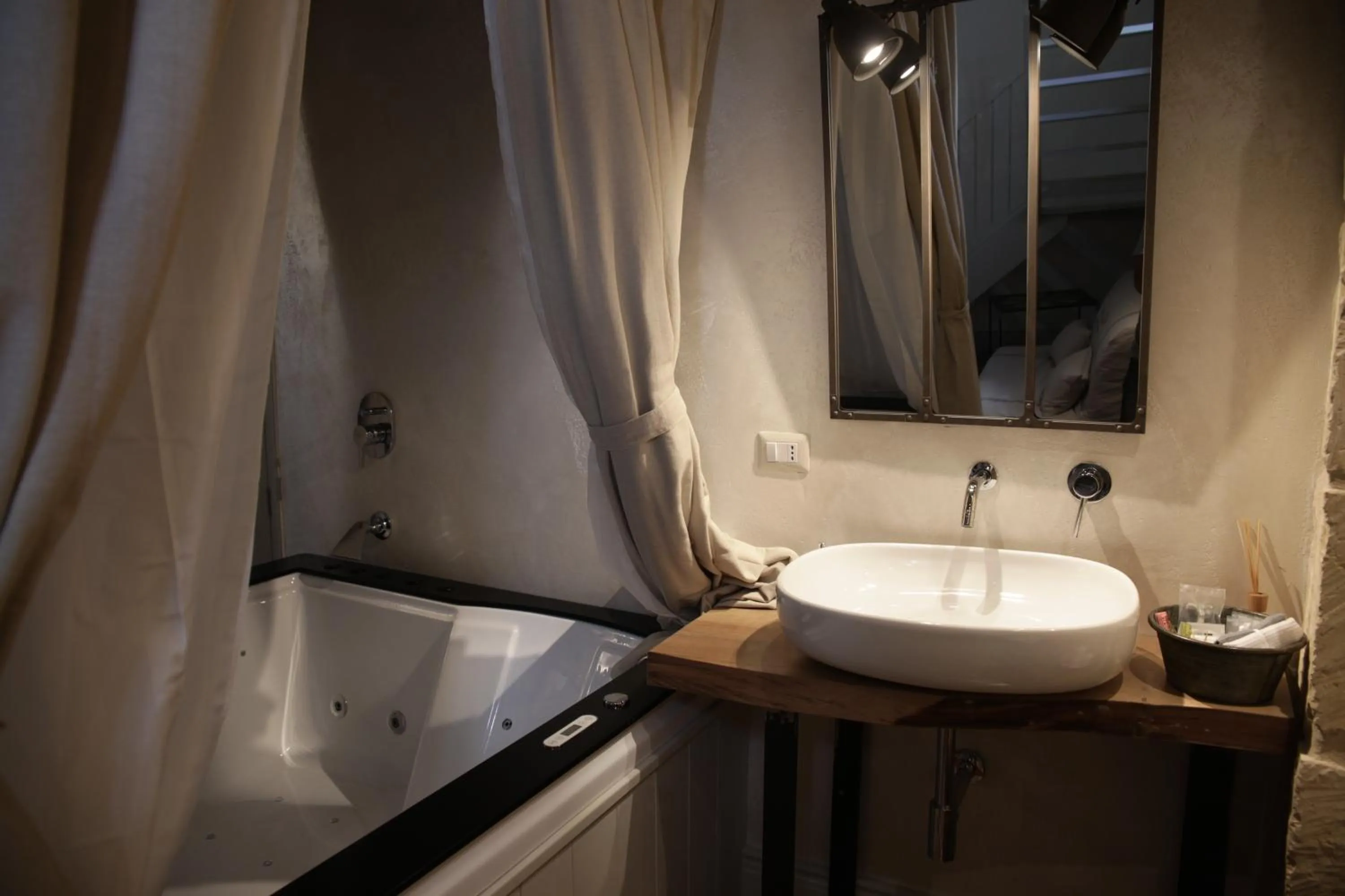 Hot Tub in Palazzo Mandurino luxury relais