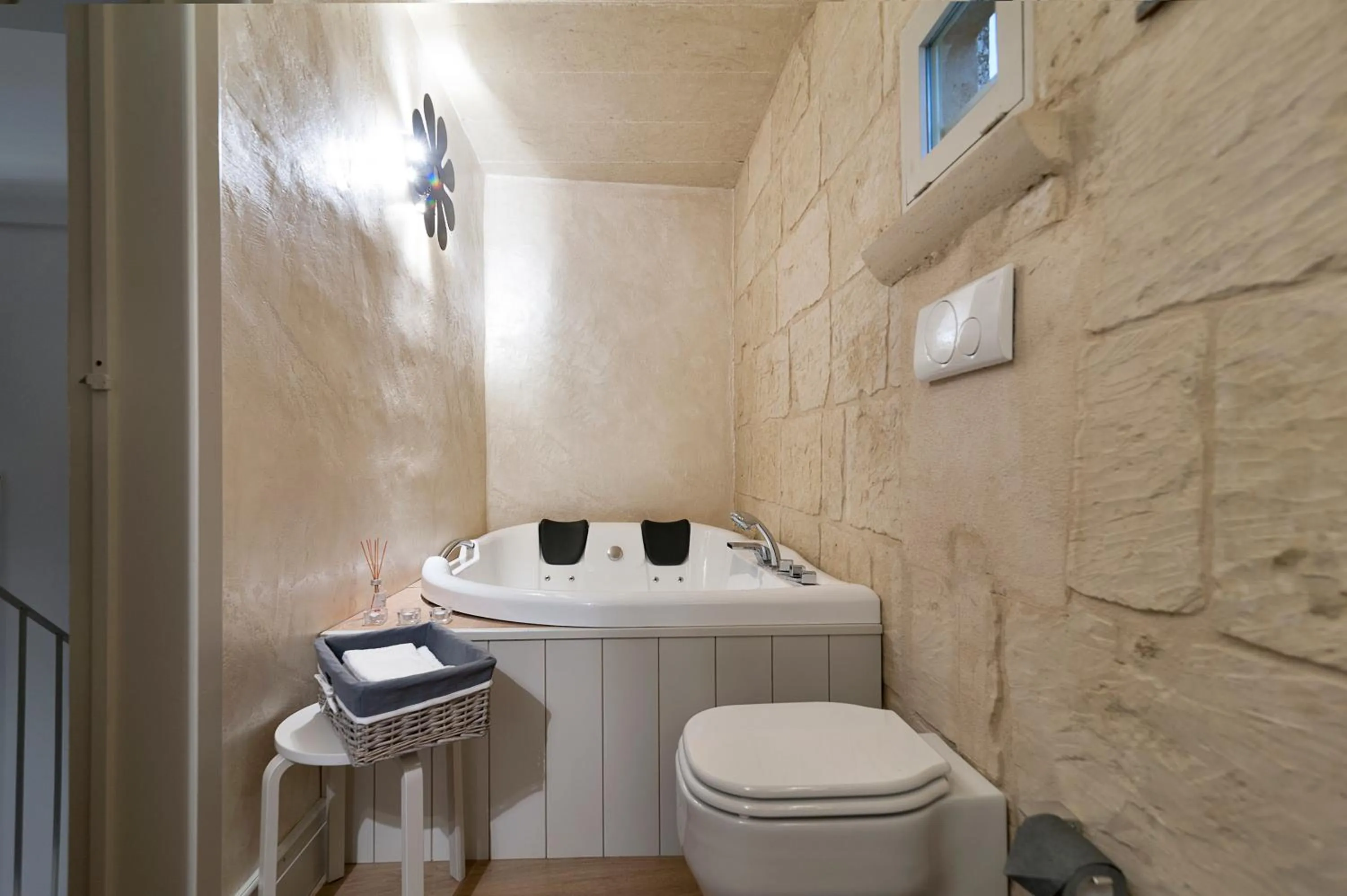 Toilet in Palazzo Mandurino luxury relais