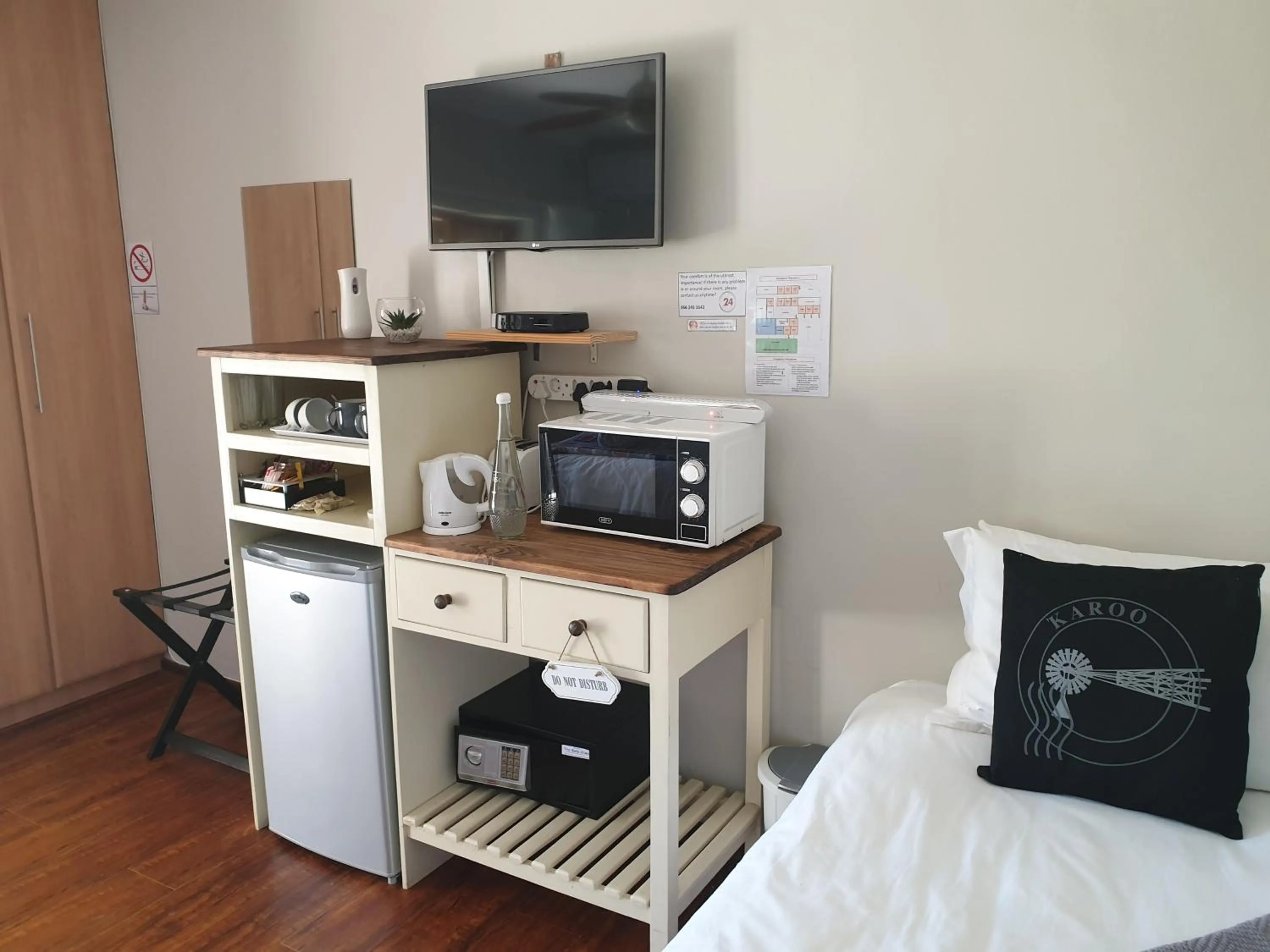 TV and multimedia, Bed in Dilisca Guesthouse