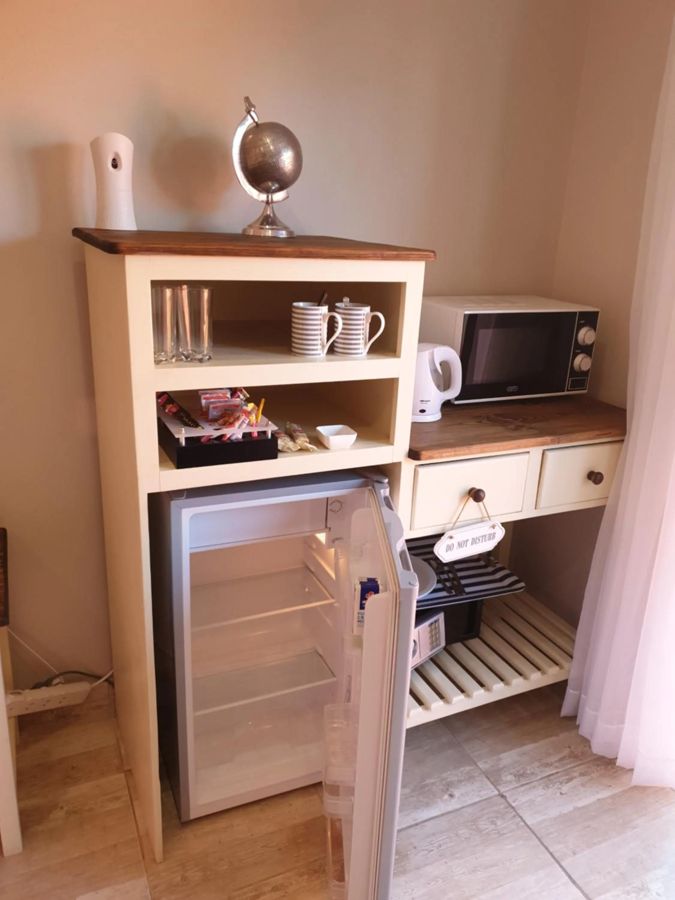 Coffee/tea facilities in Dilisca Guesthouse