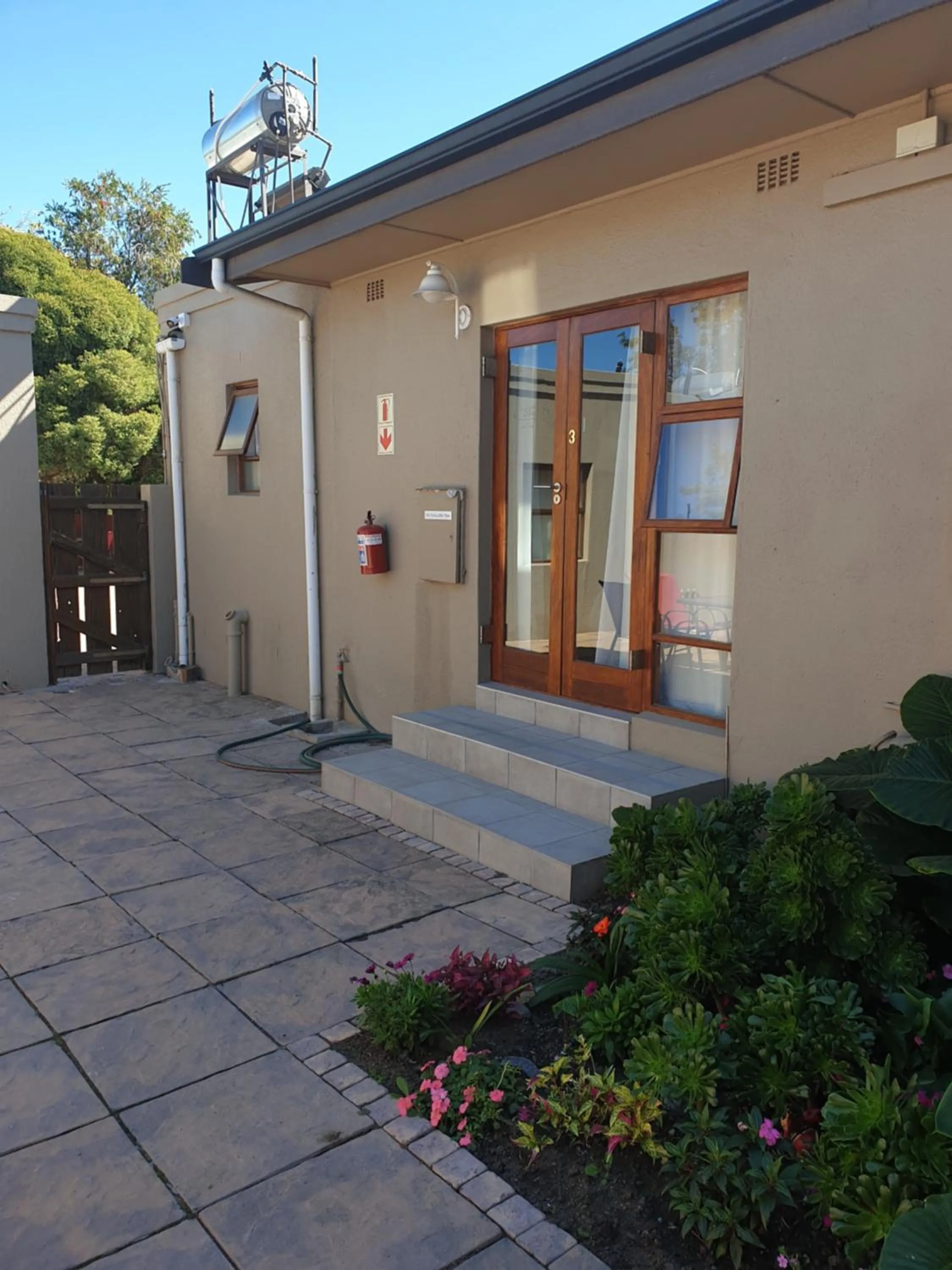 Facade/entrance in Dilisca Guesthouse