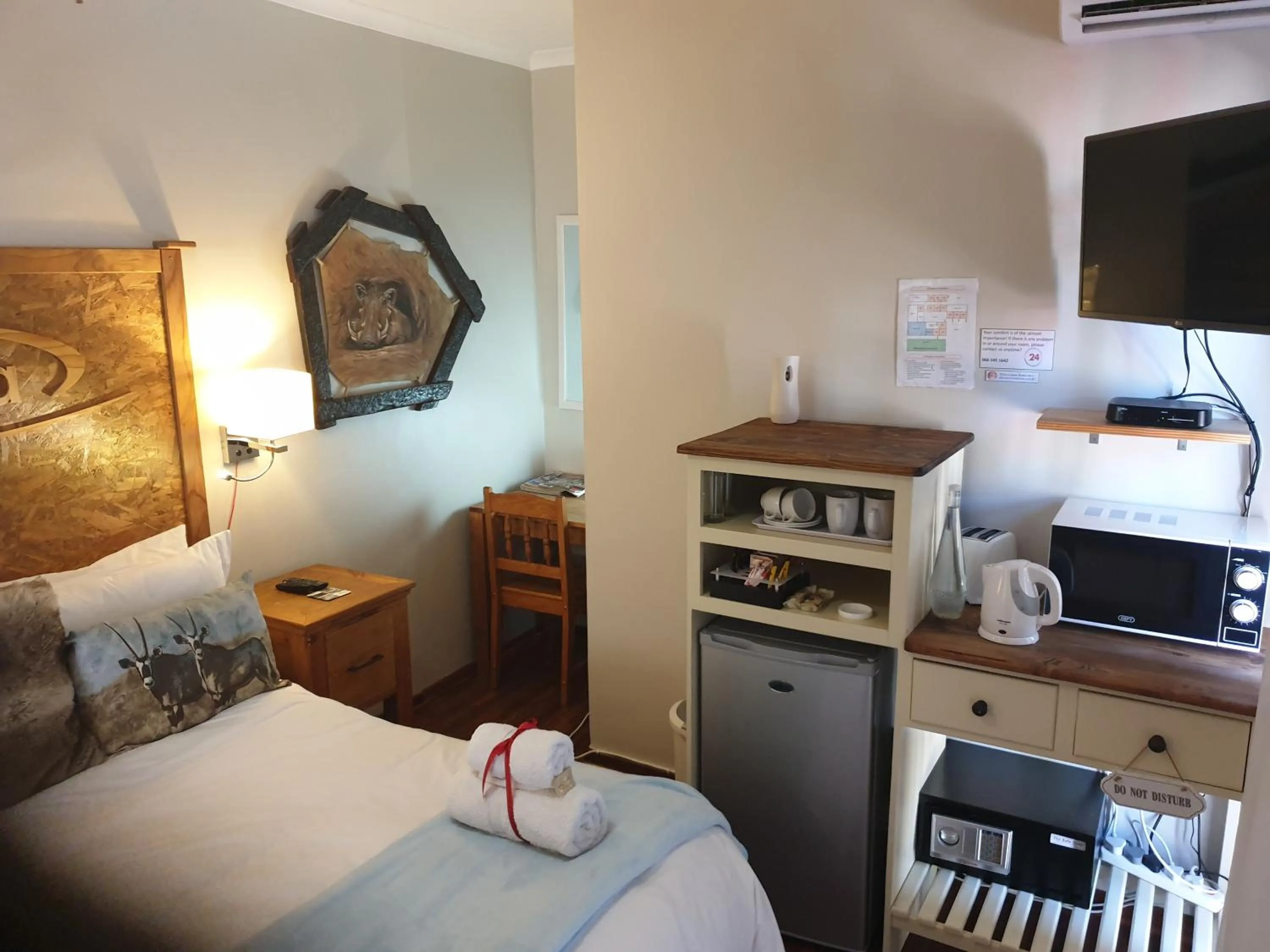 Bedroom, Bed in Dilisca Guesthouse