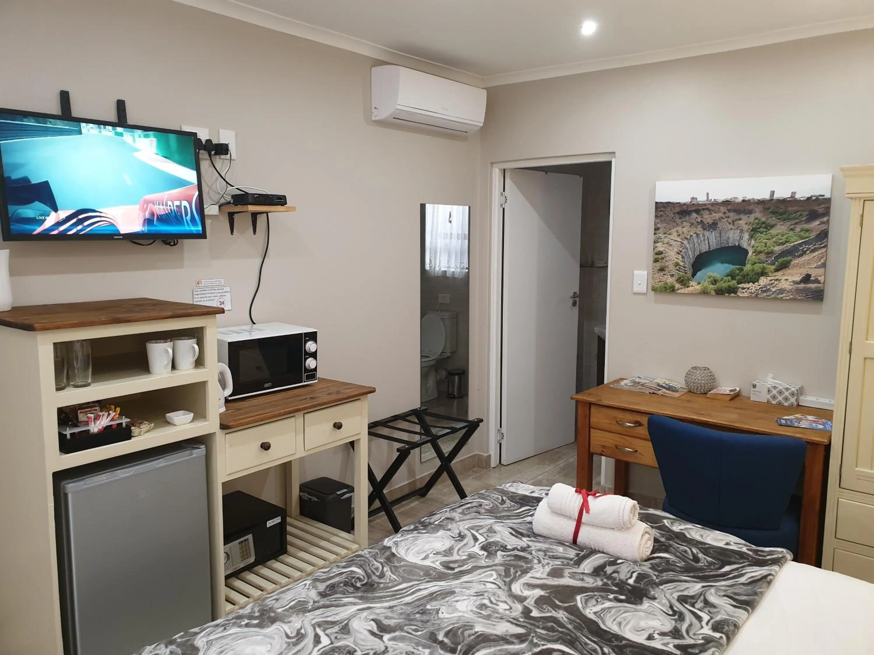 TV and multimedia in Dilisca Guesthouse