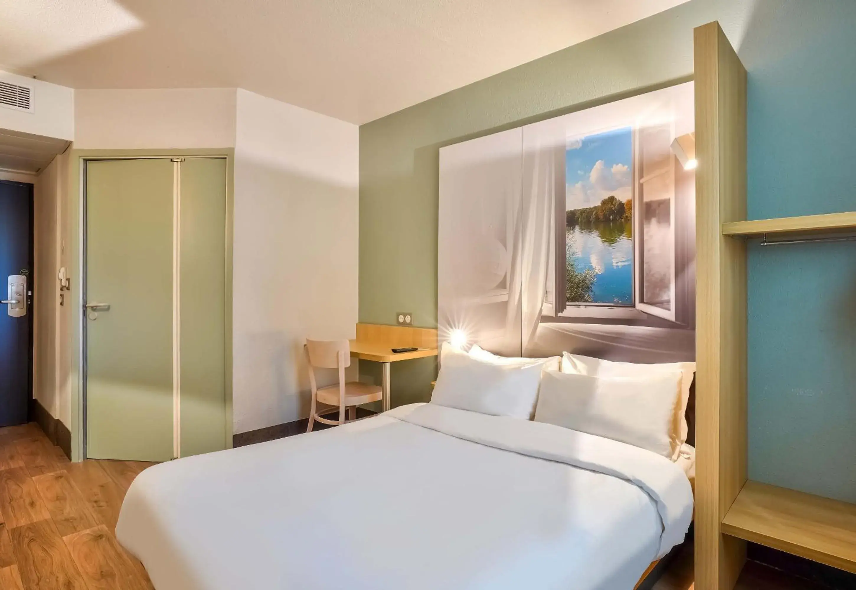 Bedroom, Bed in B&B HOTEL Goussainville CDG Bedroom, Bed in B&B HOTEL Goussainville CDG