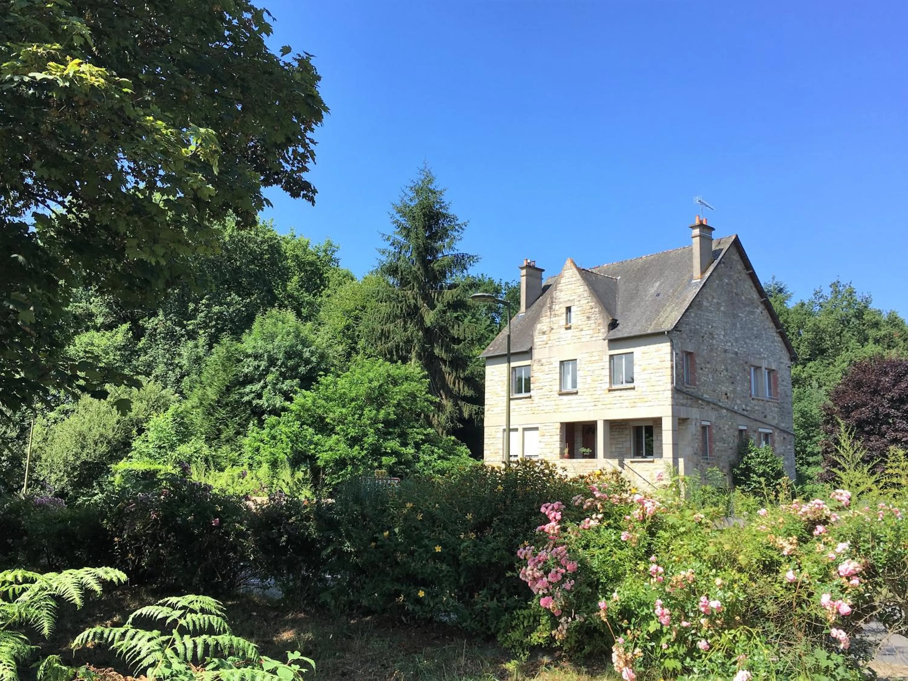 Facade/entrance in Les voisins de l'illet