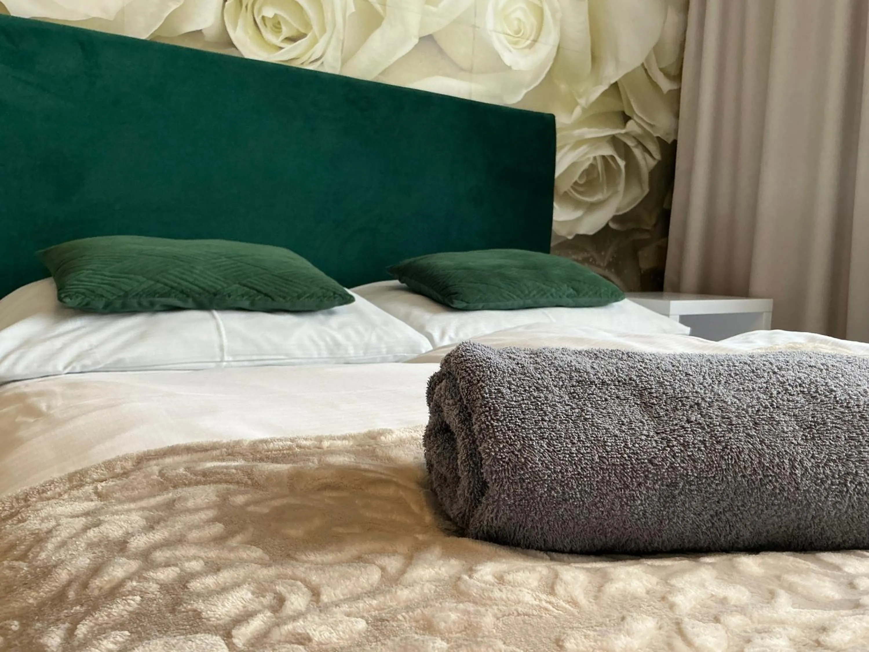 towels, Bed in Hostel Przed Świtem