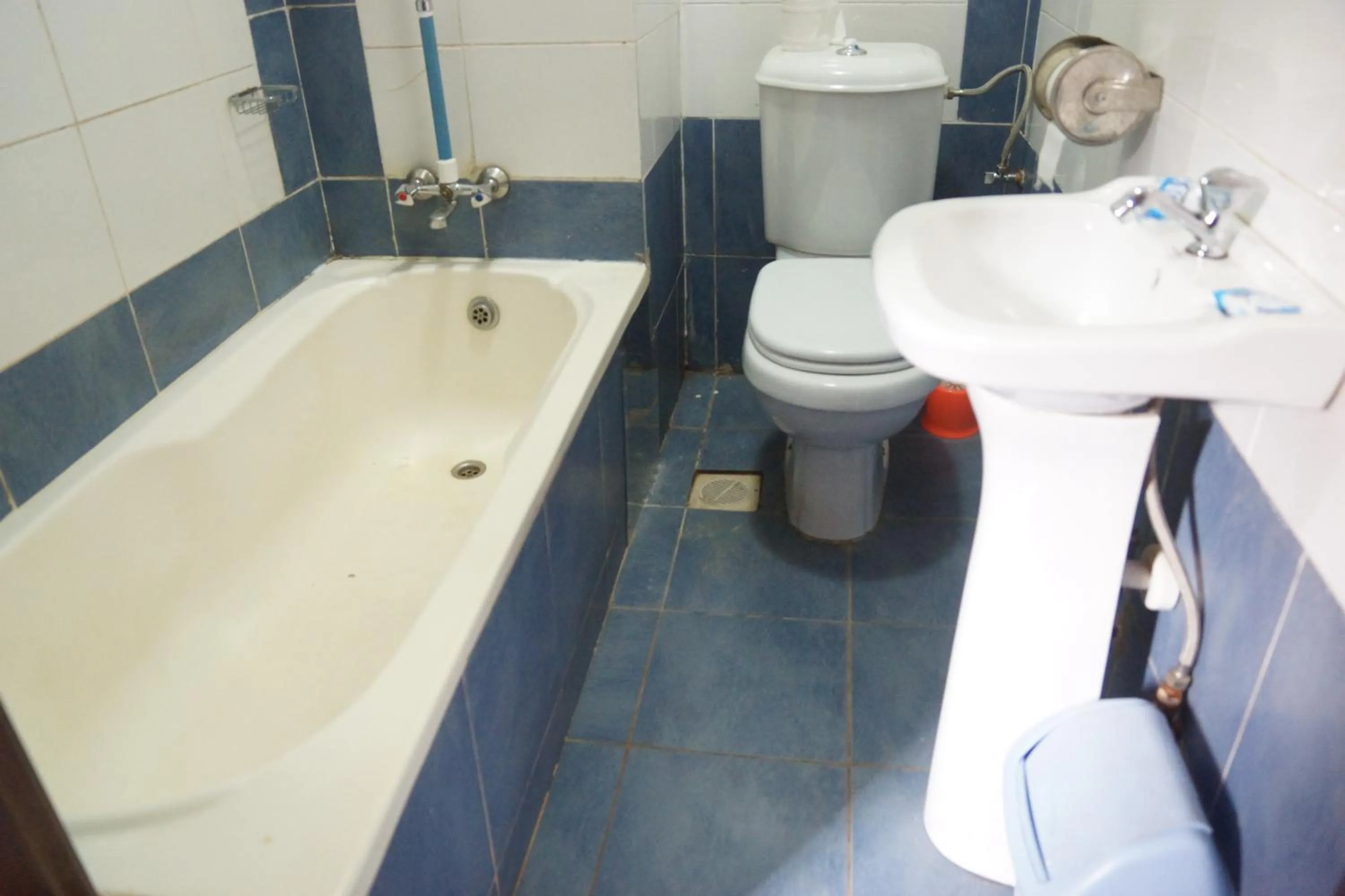 Shower in Florida Hotel Zaana Kampala