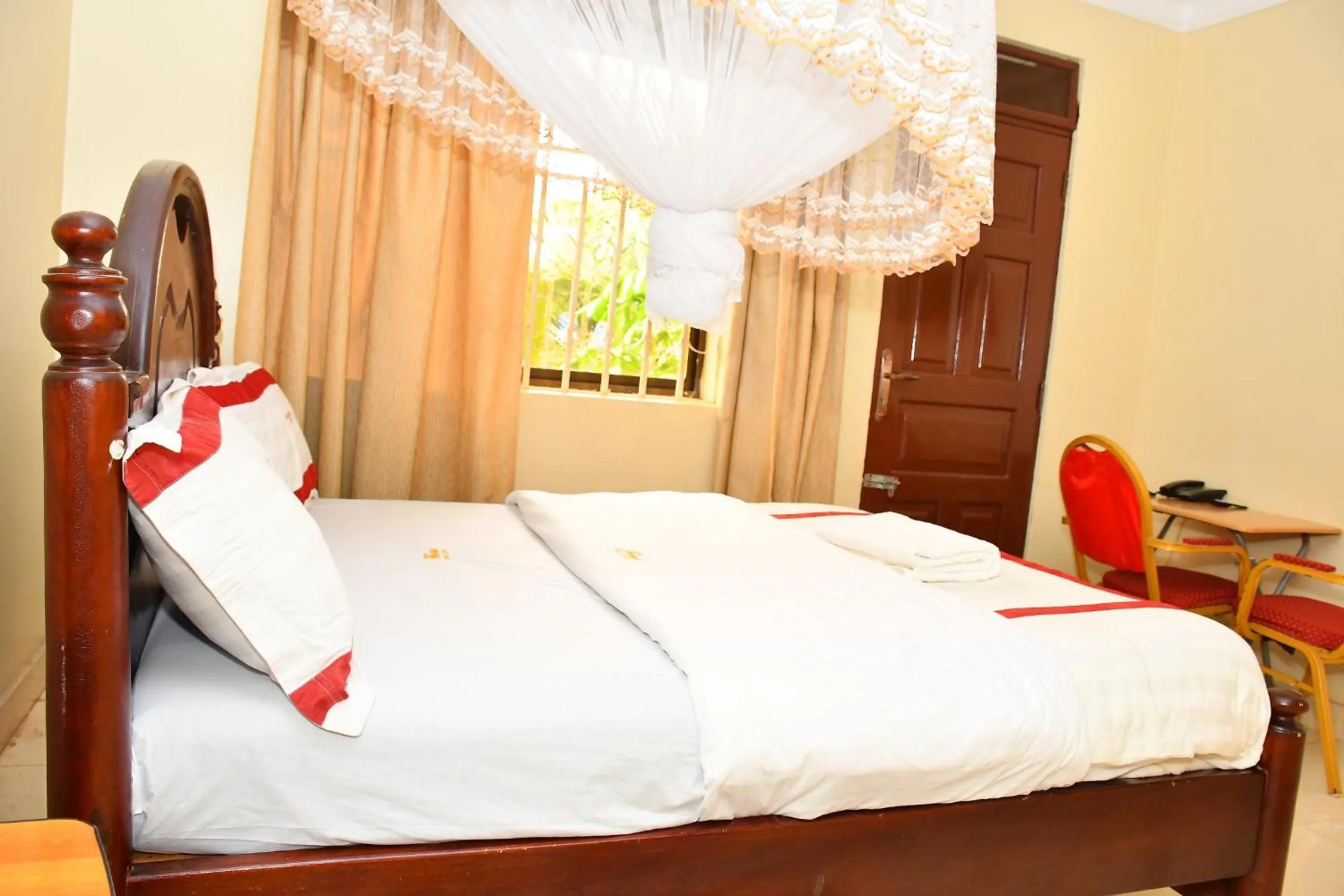 Bed in Florida Hotel Zaana Kampala