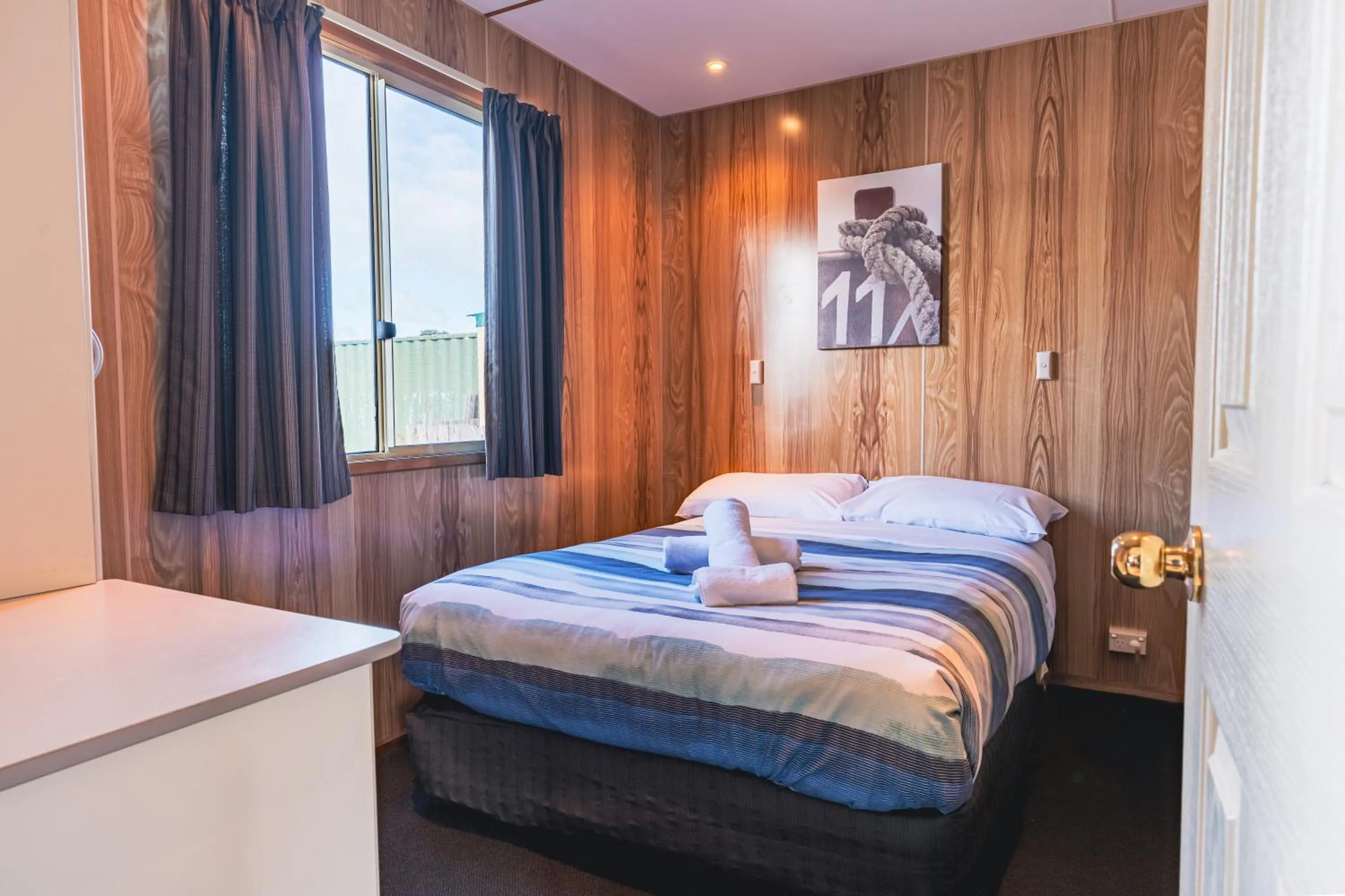 Bed in BIG4 Tassie Getaway Park Stanley