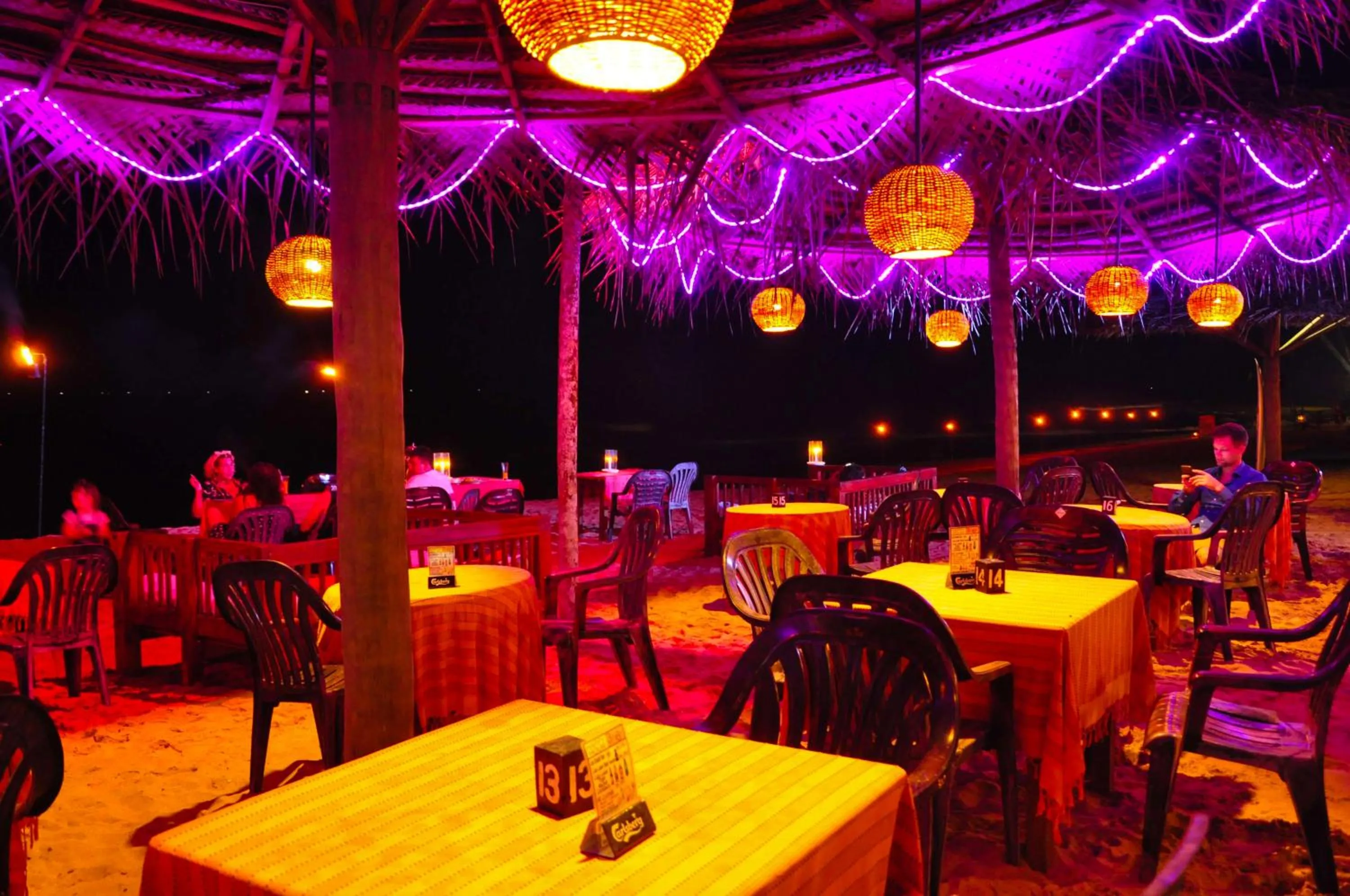 Restaurant/places to eat in Hotel Blue Note