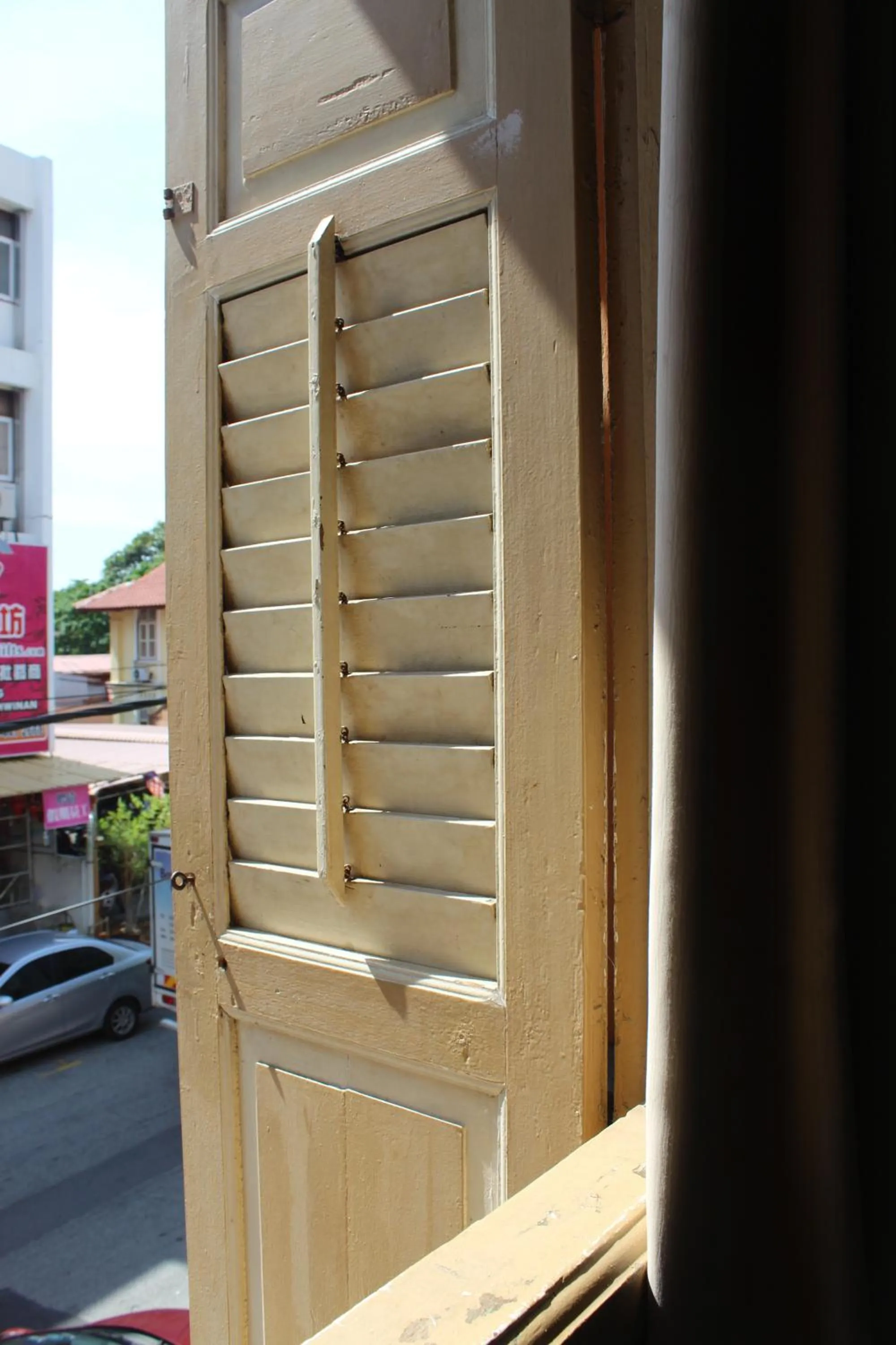 Street view in Old Penang Hotel - Trang Road