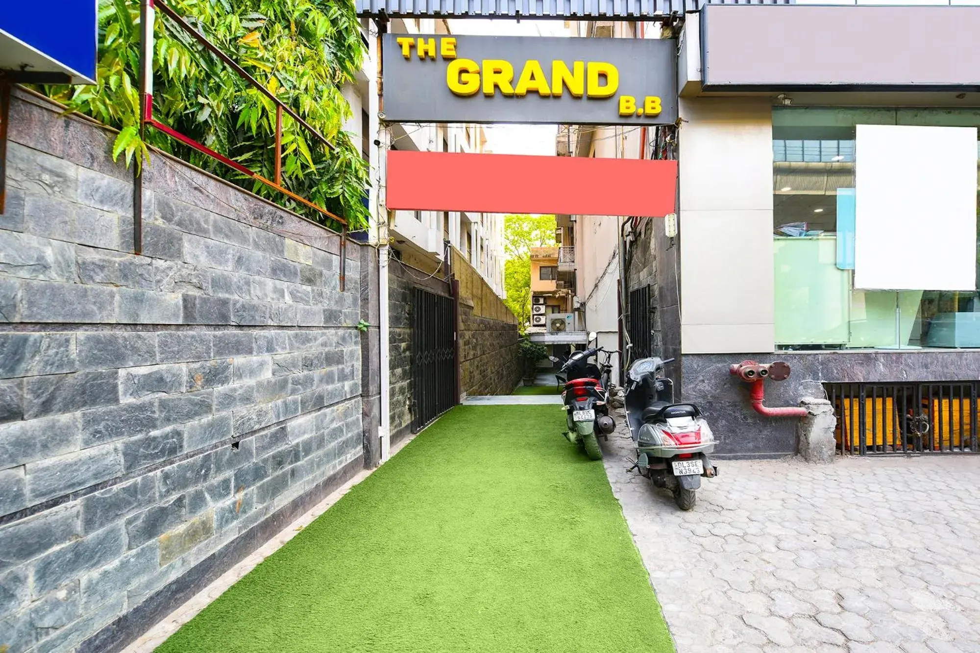 Facade/entrance in FabHotel Grand Boutique Facade/entrance in FabHotel Grand Boutique