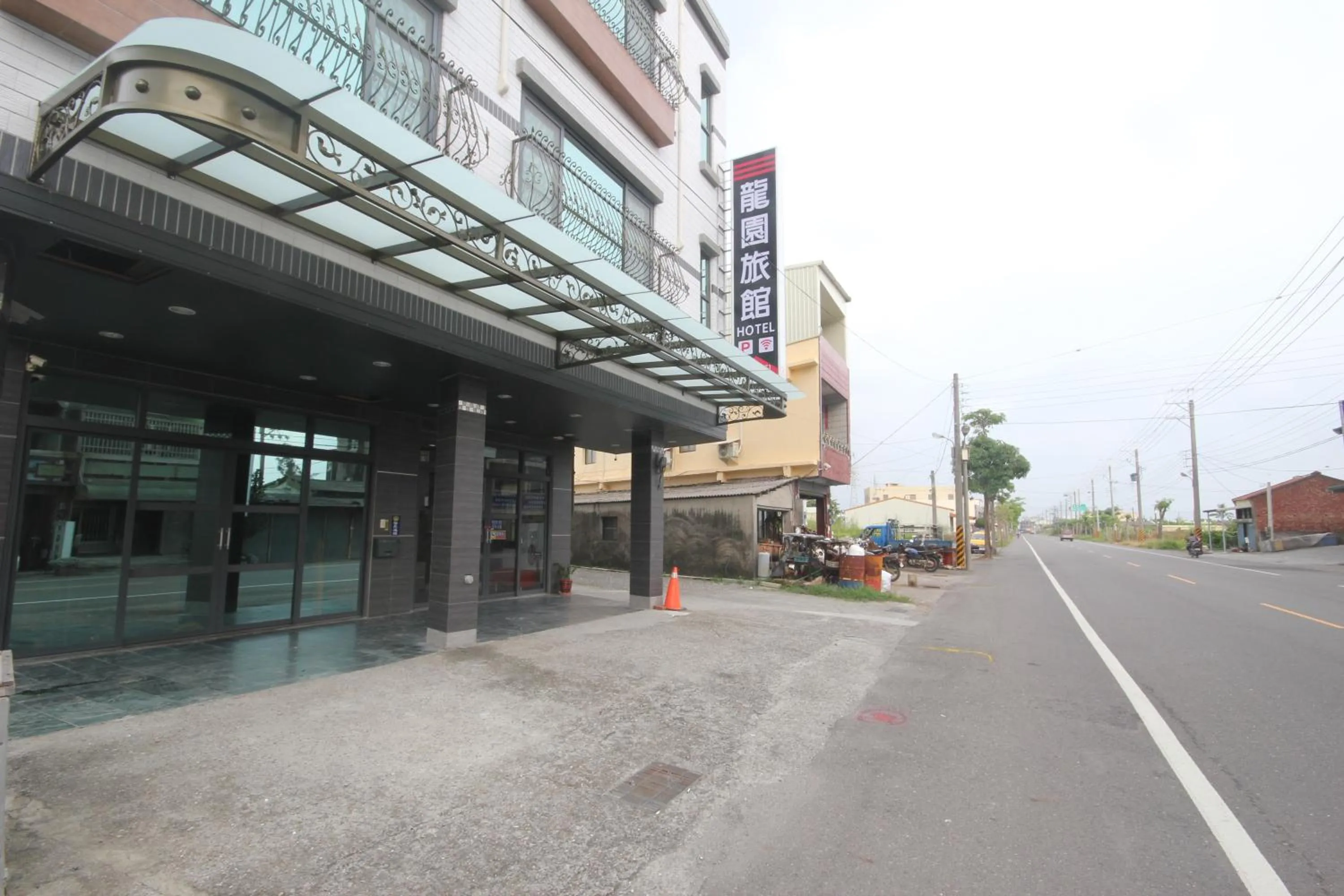 Property building in 龍園旅館Long Yuan Hotel