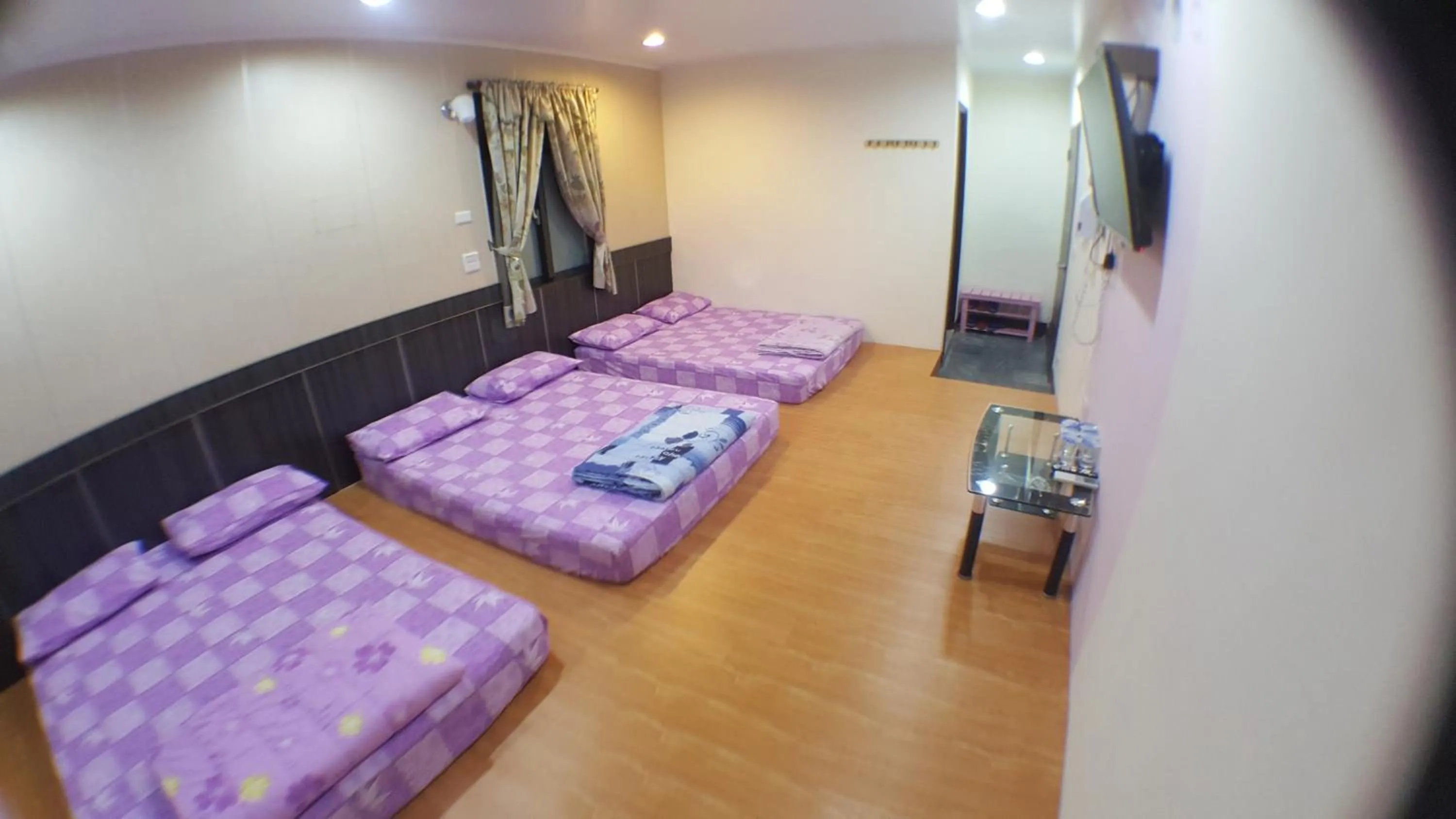 Bedroom, Bed in 龍園旅館Long Yuan Hotel