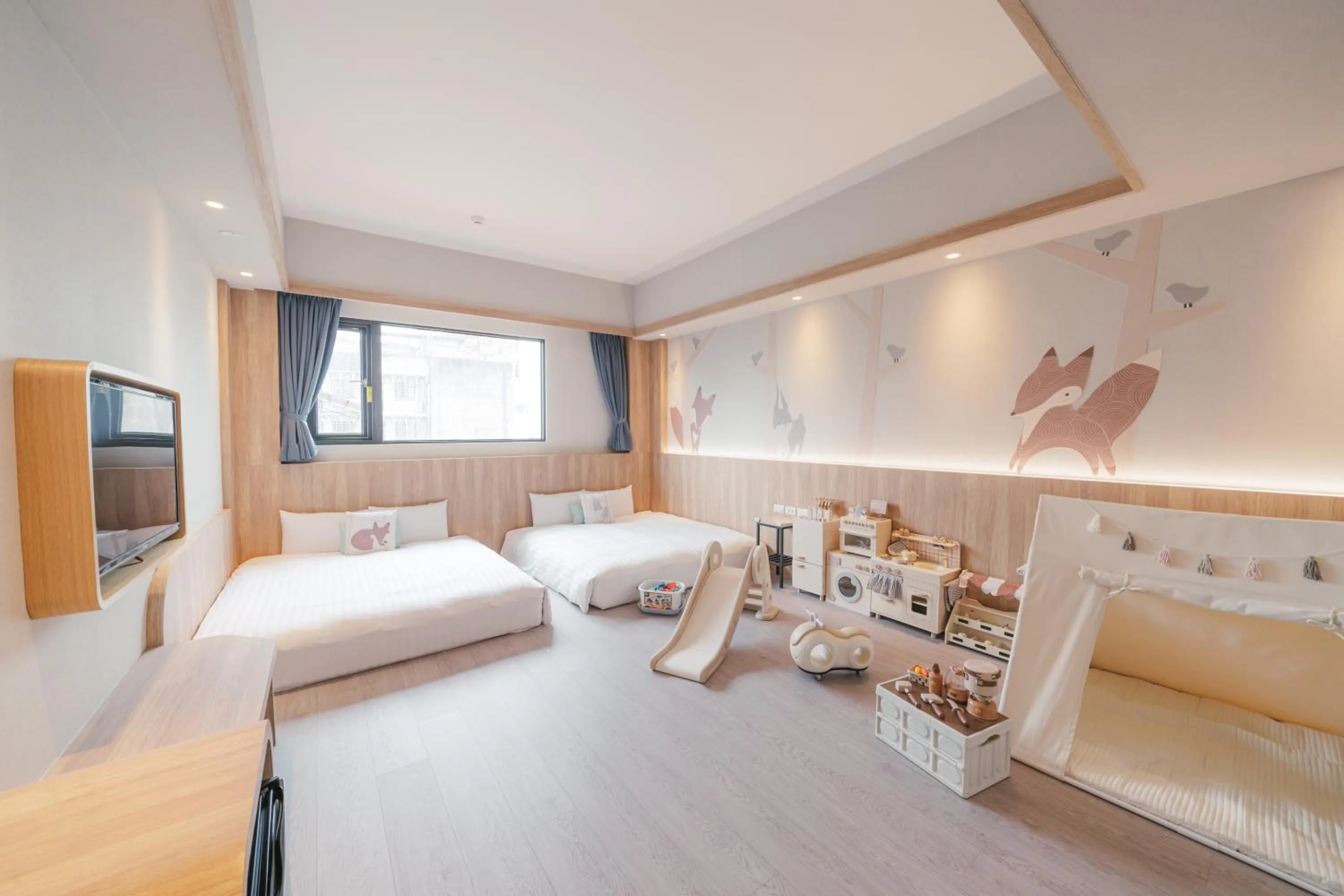 Children play ground, Bed in Hotel Liyaou