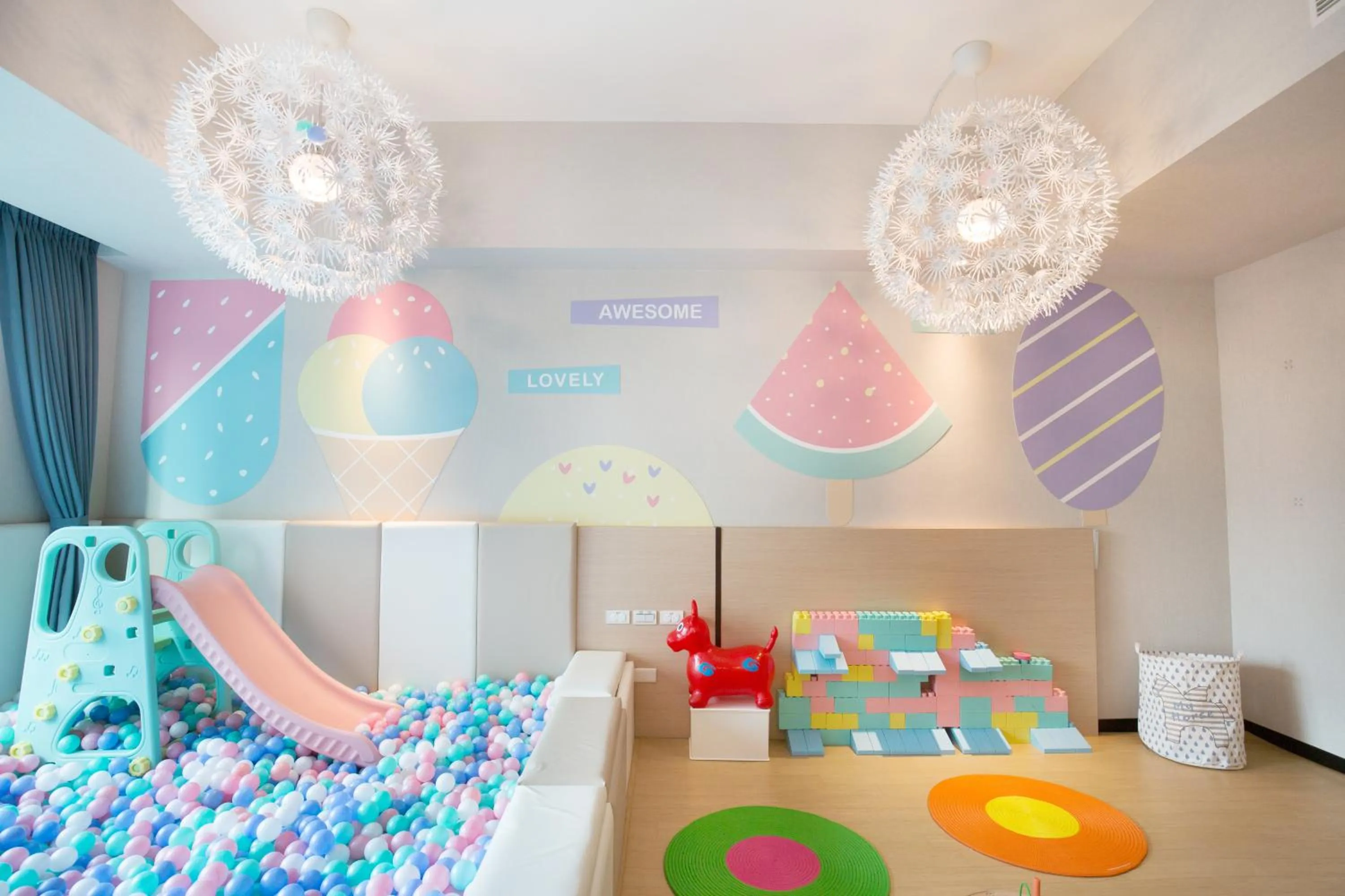Kids's club, Bed in Hotel Liyaou