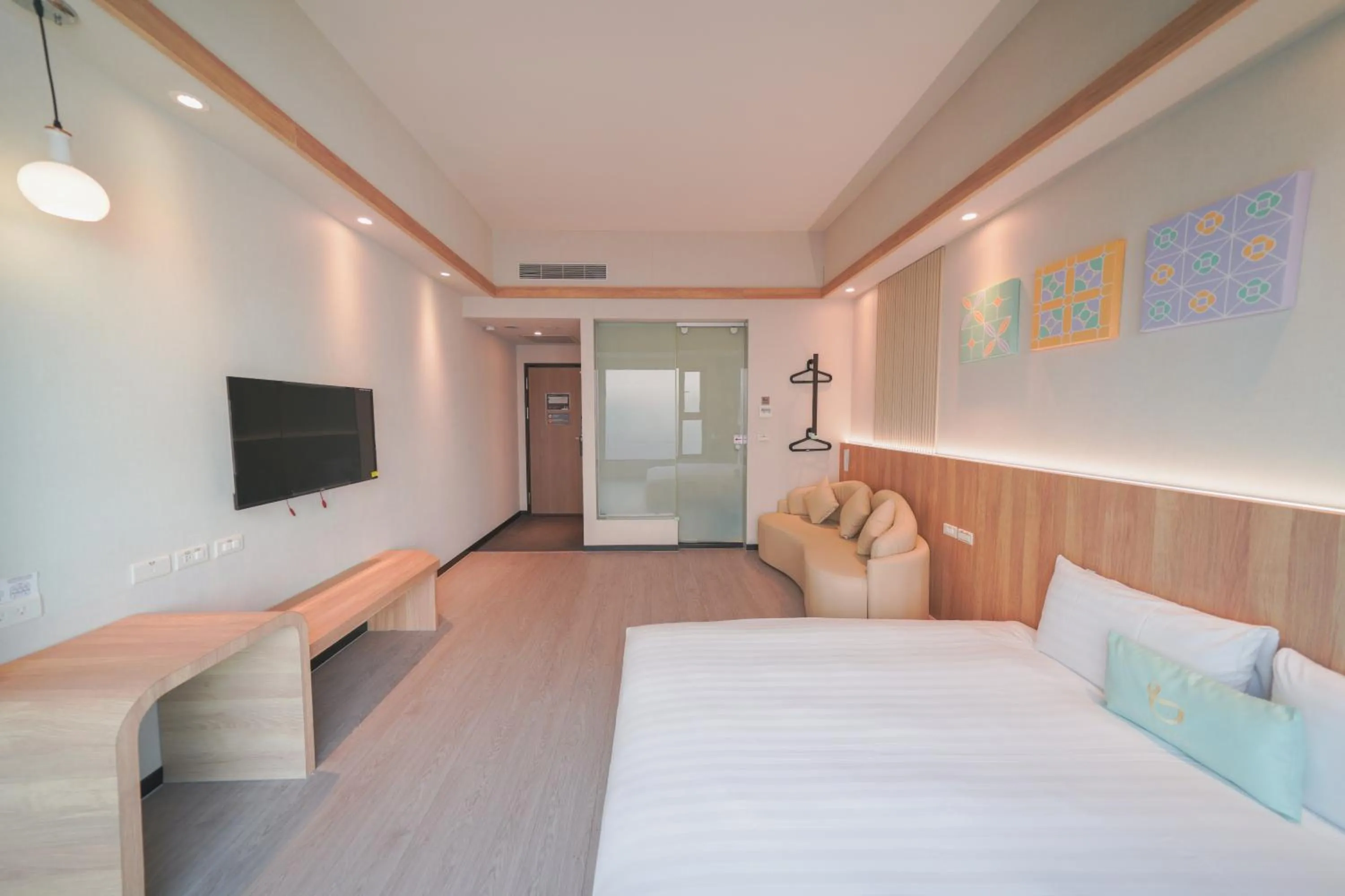 Photo of the whole room, Bed in Hotel Liyaou