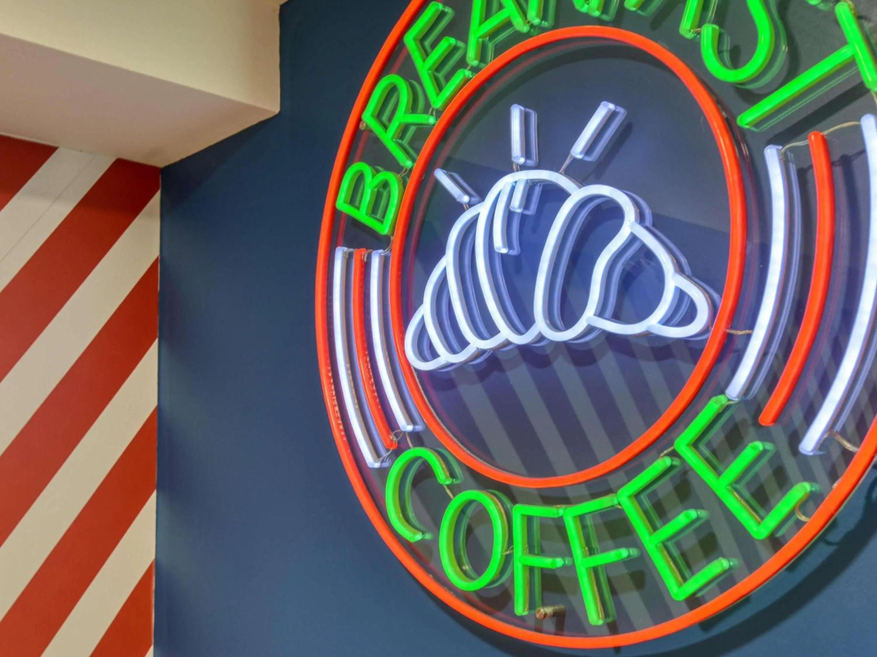 Breakfast in Aparthotel Adagio Access Saint Nazaire