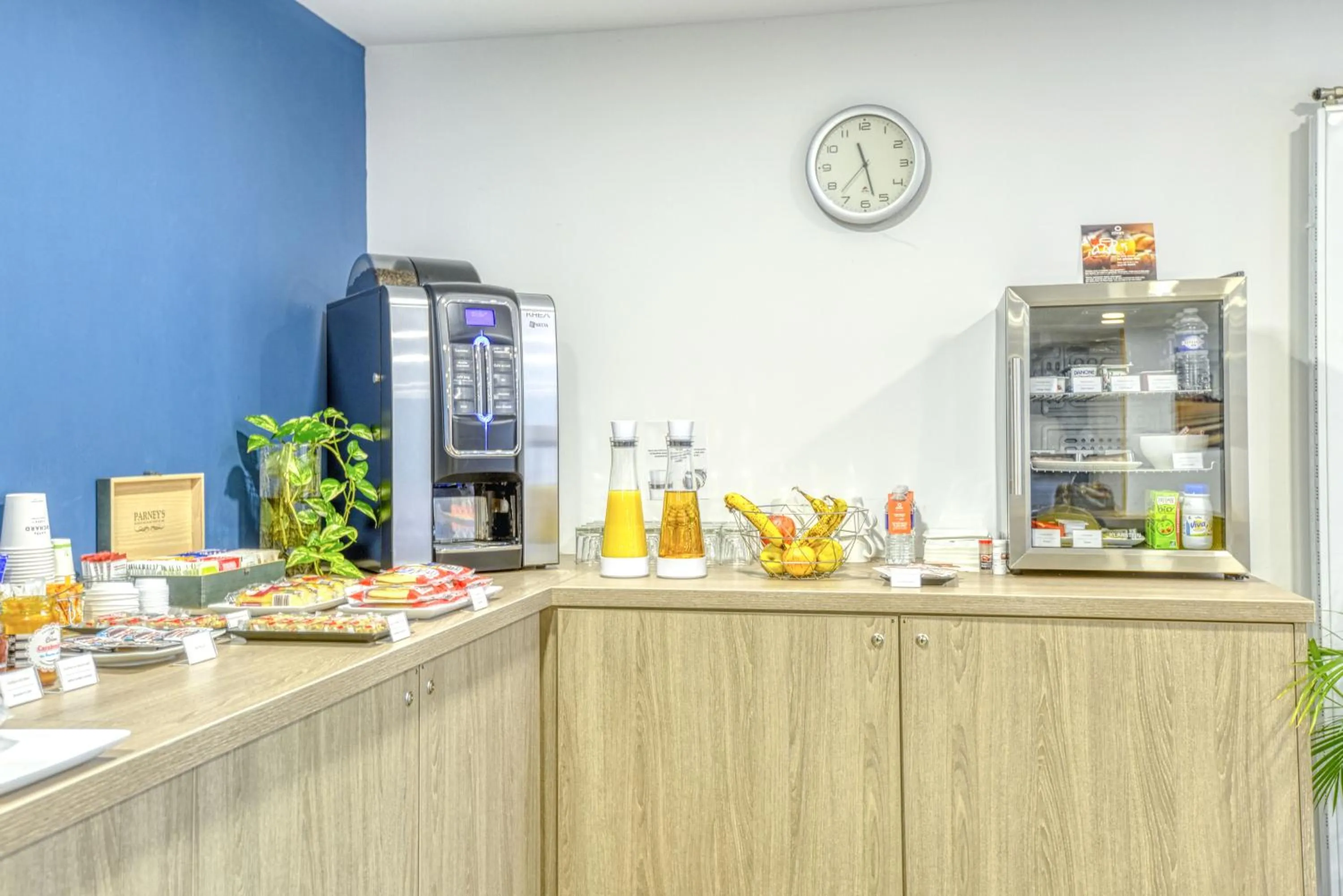 Food and drinks in Aparthotel Adagio Access Saint Nazaire