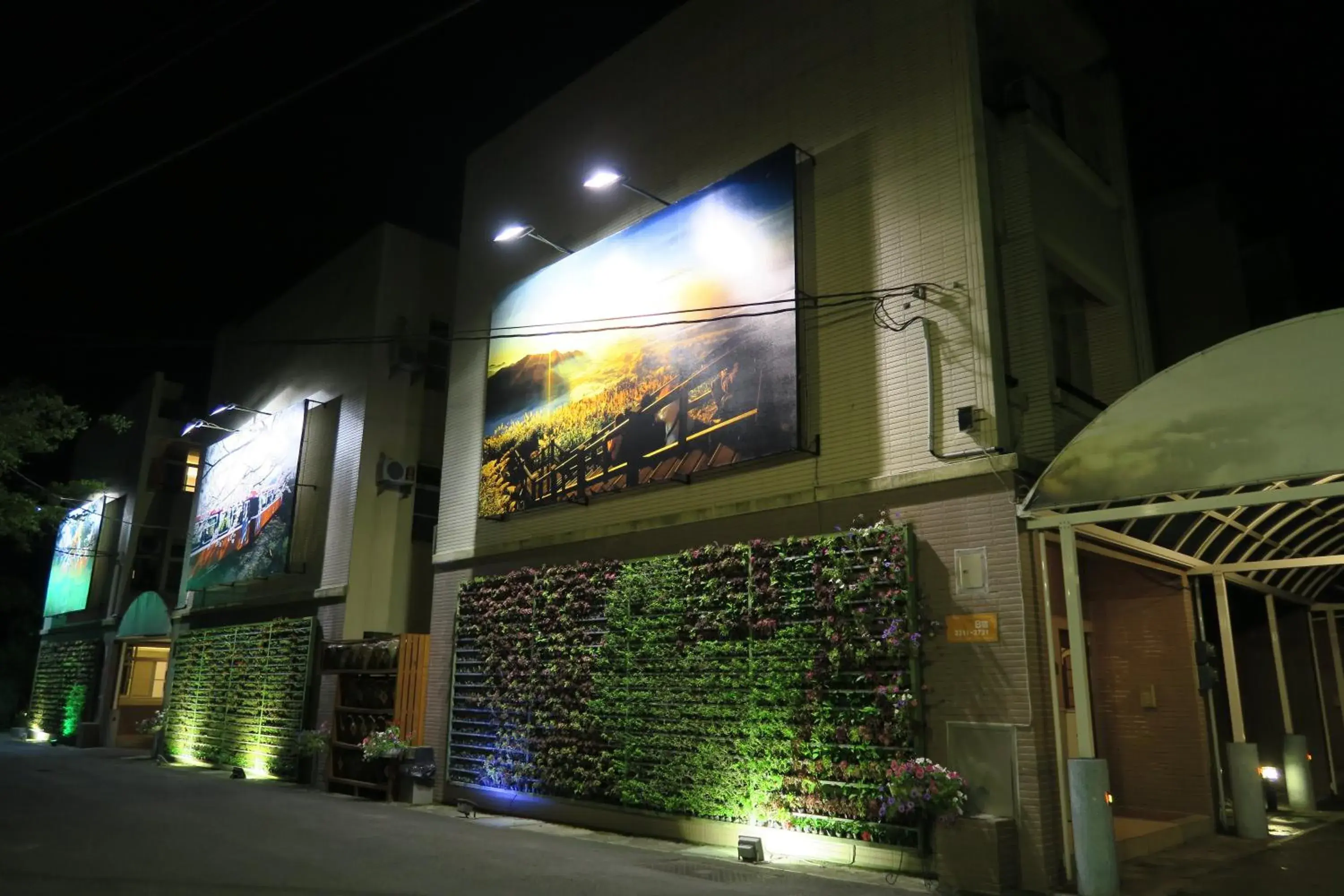 Facade/entrance in Moon Villa Facade/entrance in Moon Villa