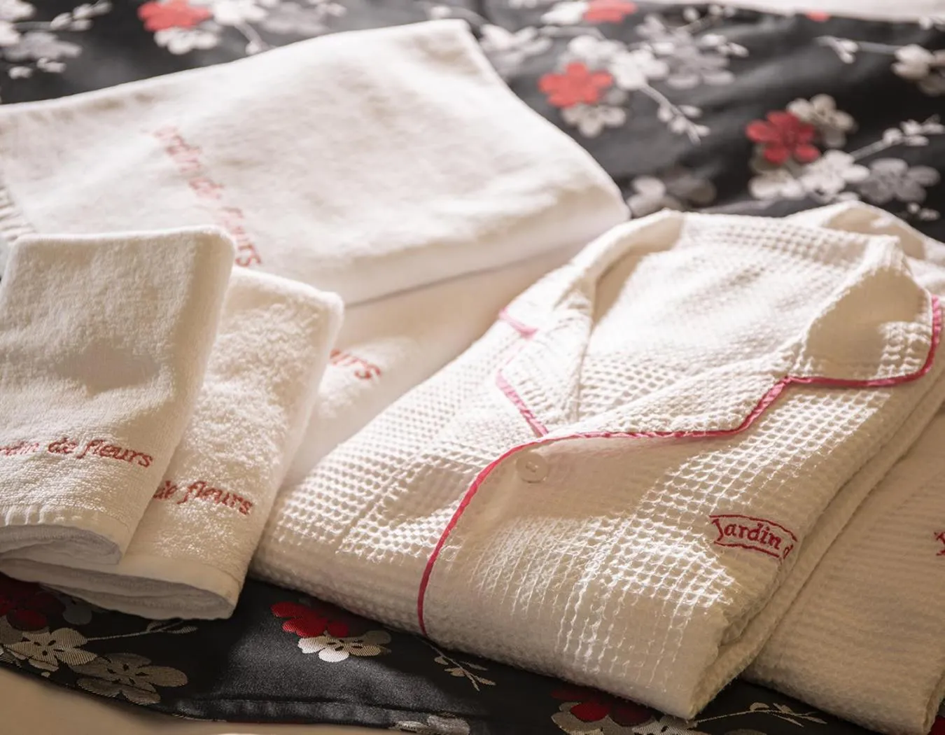 Bed in Hotel Jardin de Fleurs (Adult Only)