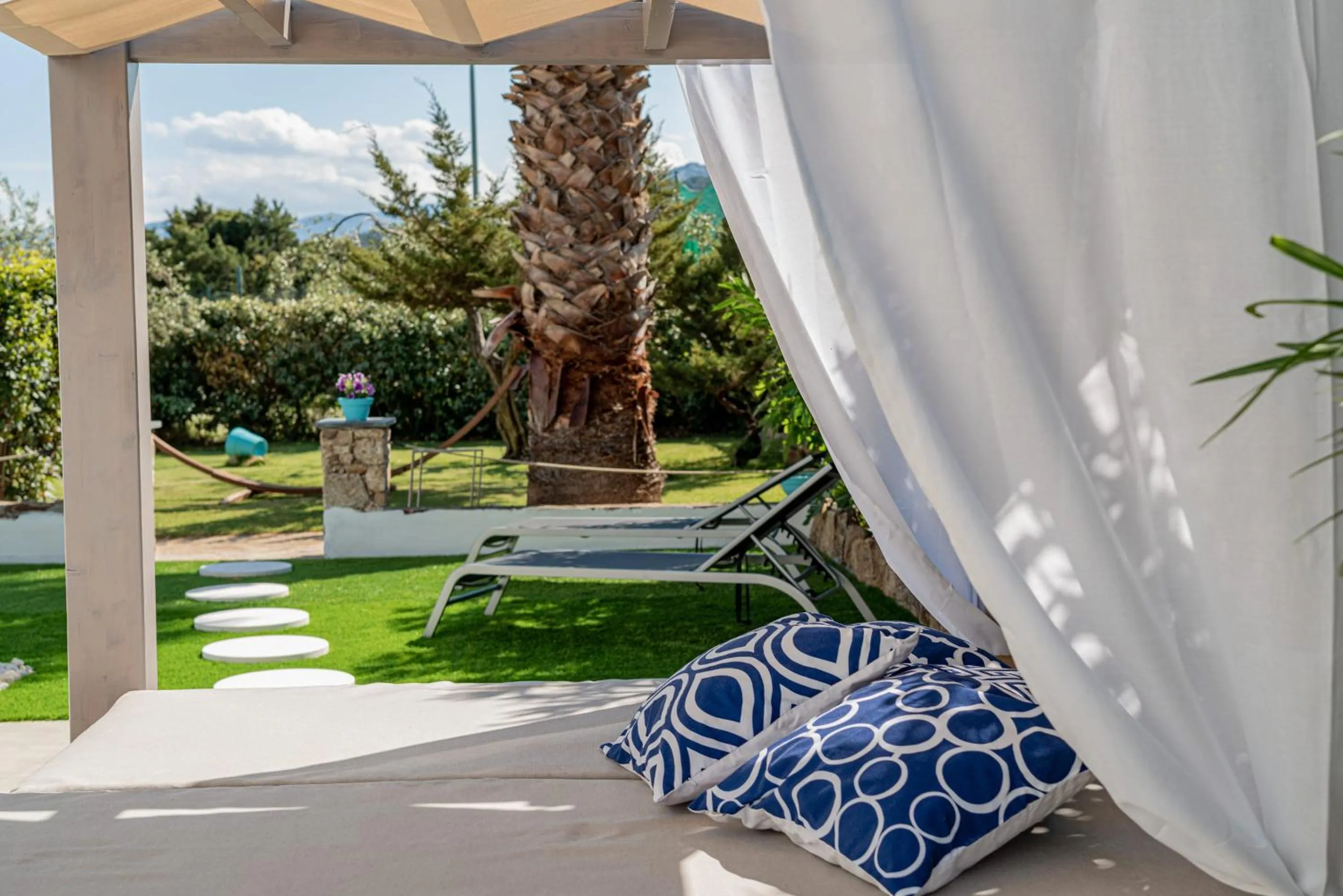 Patio in I Ginepri Hotel