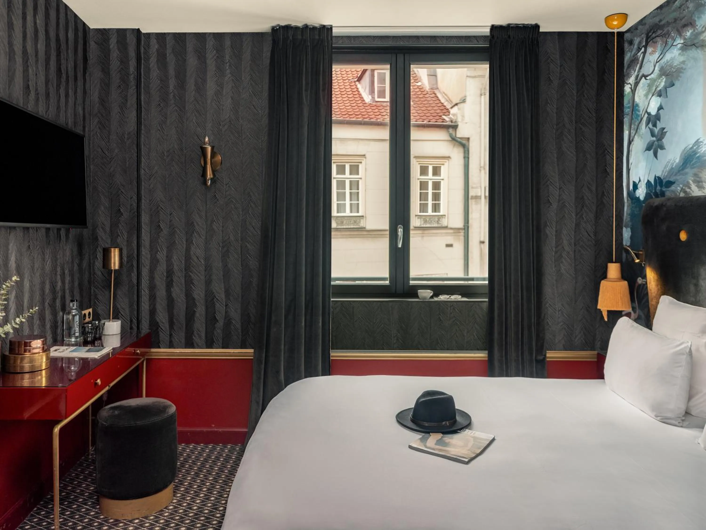 Bedroom, Bed in Snob Hotel