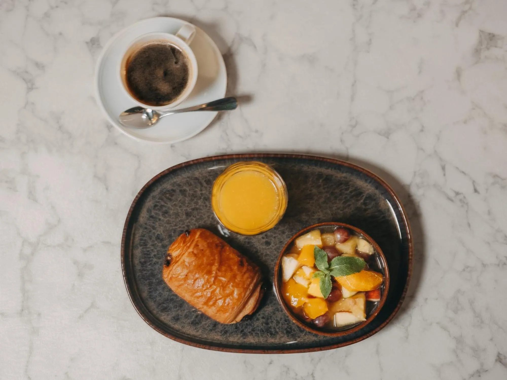 Breakfast in Snob Hotel