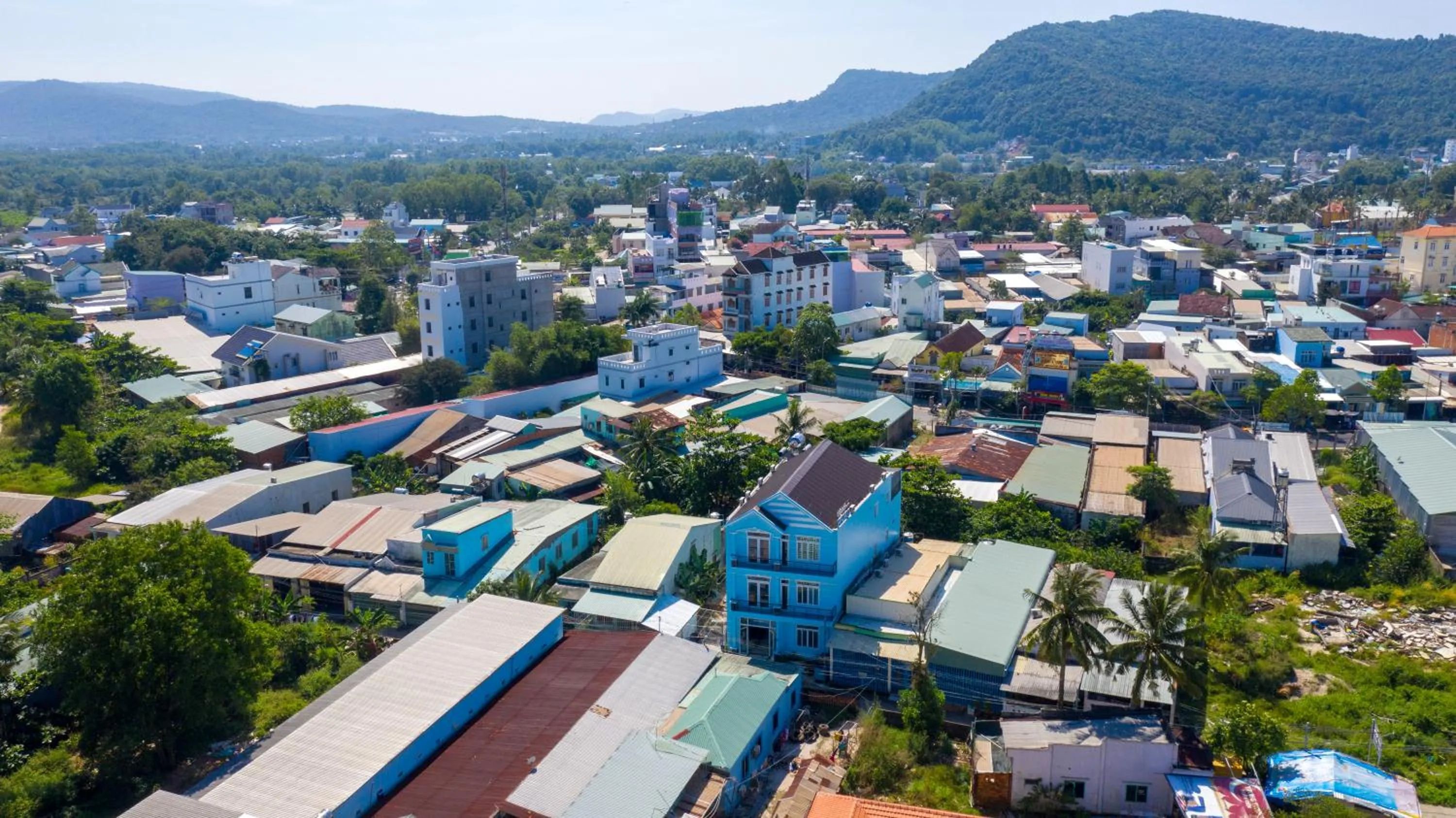 Neighbourhood in Xuan Anh Guesthouse, nhà nghỉ gia đình