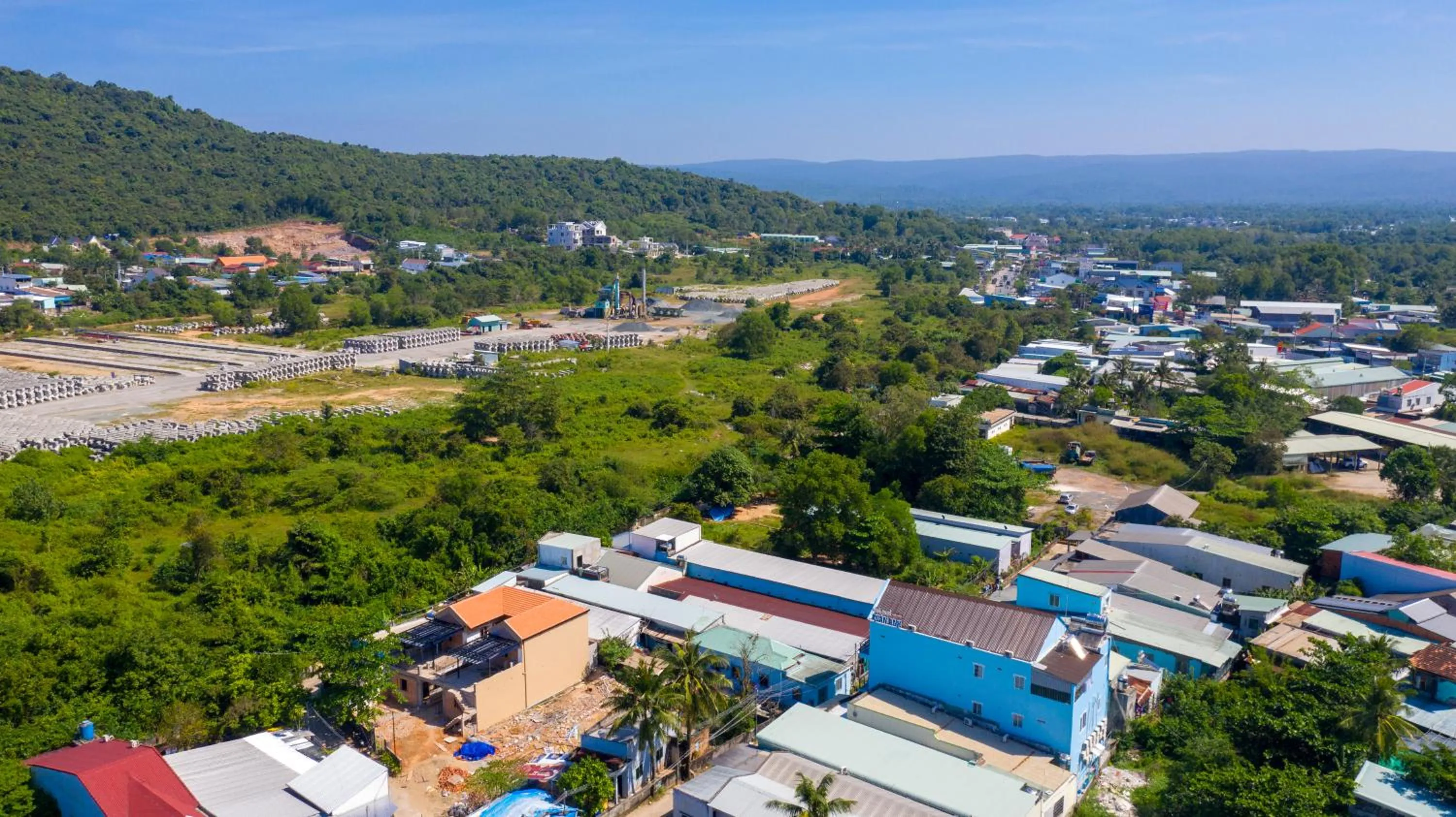 Neighbourhood in Xuan Anh Guesthouse, nhà nghỉ gia đình