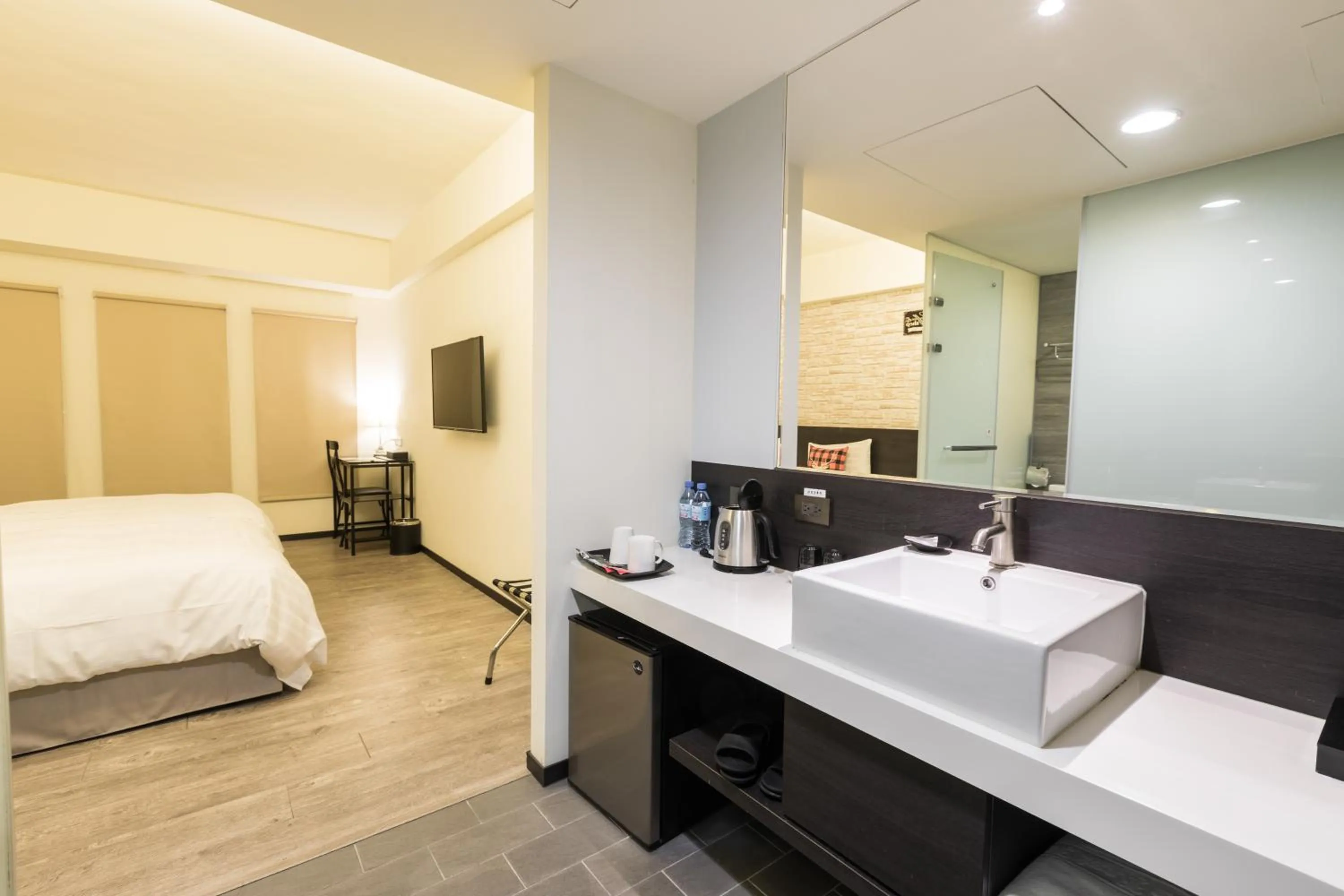 Coffee/tea facilities, Bed in Home Rest Hotel