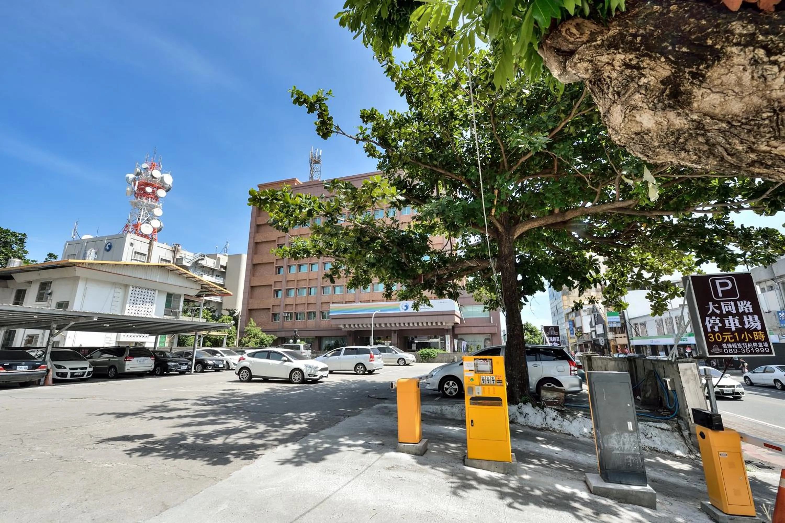 Area and facilities in Home Rest Hotel