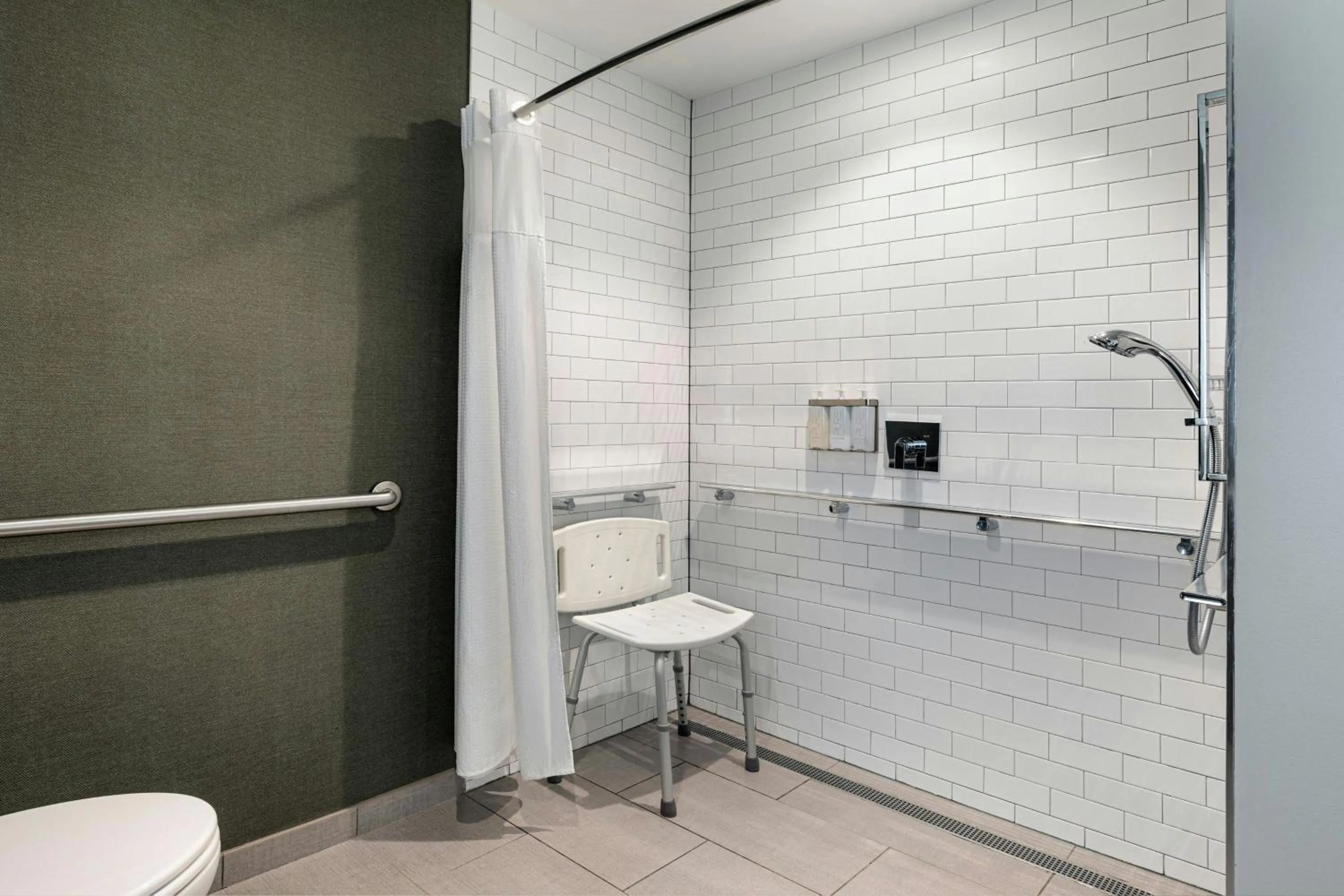 Bathroom in The Elmore Hotel, DFW Southlake, a Tribute Portfolio Hotel