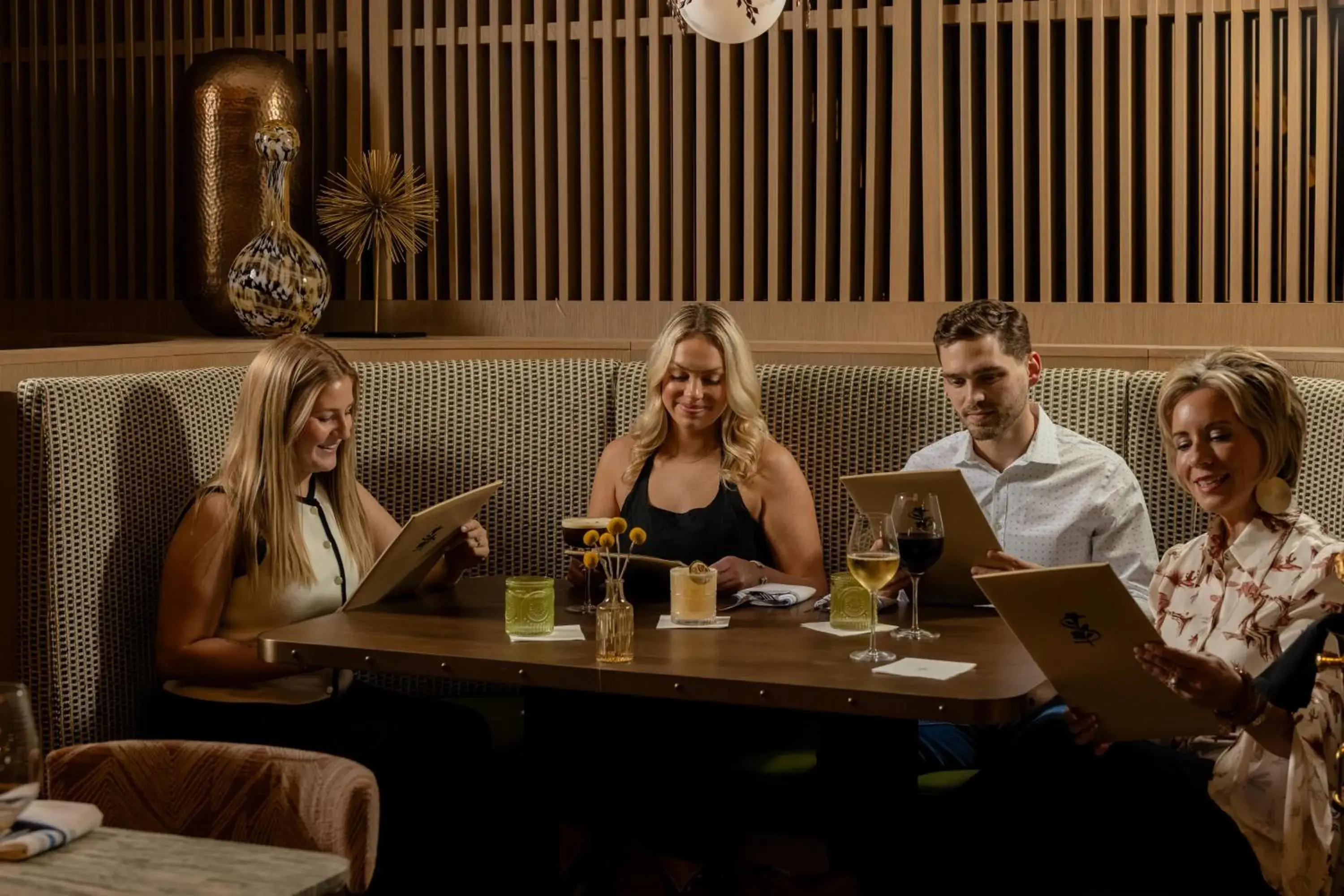 Restaurant/places to eat in The Elmore Hotel, DFW Southlake, a Tribute Portfolio Hotel Restaurant/places to eat in The Elmore Hotel, DFW Southlake, a Tribute Portfolio Hotel