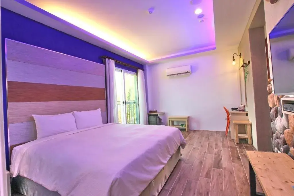 Queen Room with Balcony in Island on the Sea 海的小嶼 Queen Room with Balcony in Island on the Sea 海的小嶼
