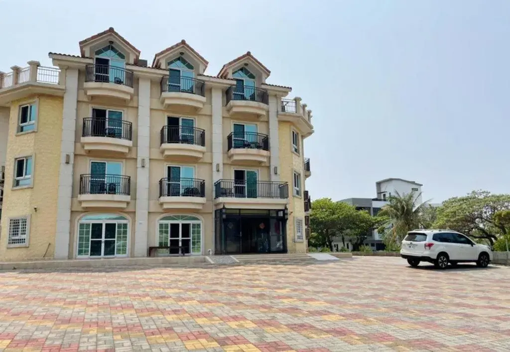 Property building in Island on the Sea Property building in Island on the Sea