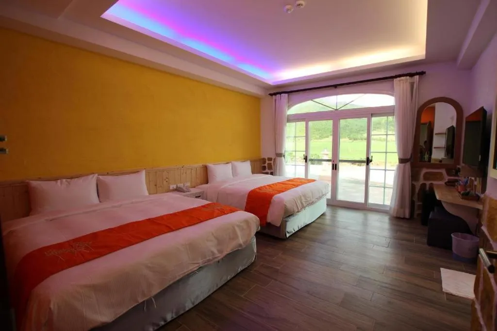 Photo of the whole room, Bed in Island on the Sea