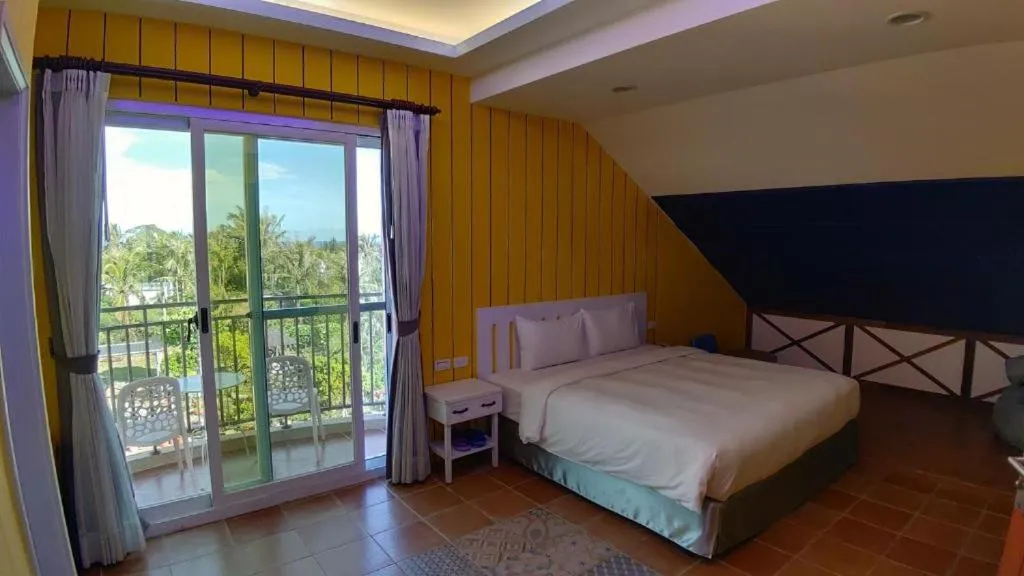 Photo of the whole room, Bed in Island on the Sea
