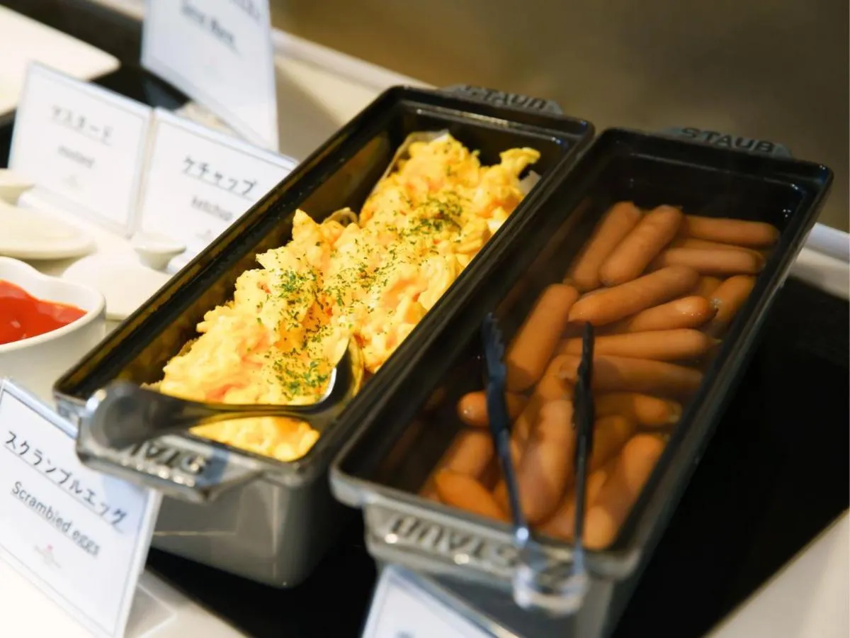 Restaurant/places to eat in Hotel Sakura Suite Osaka Juso