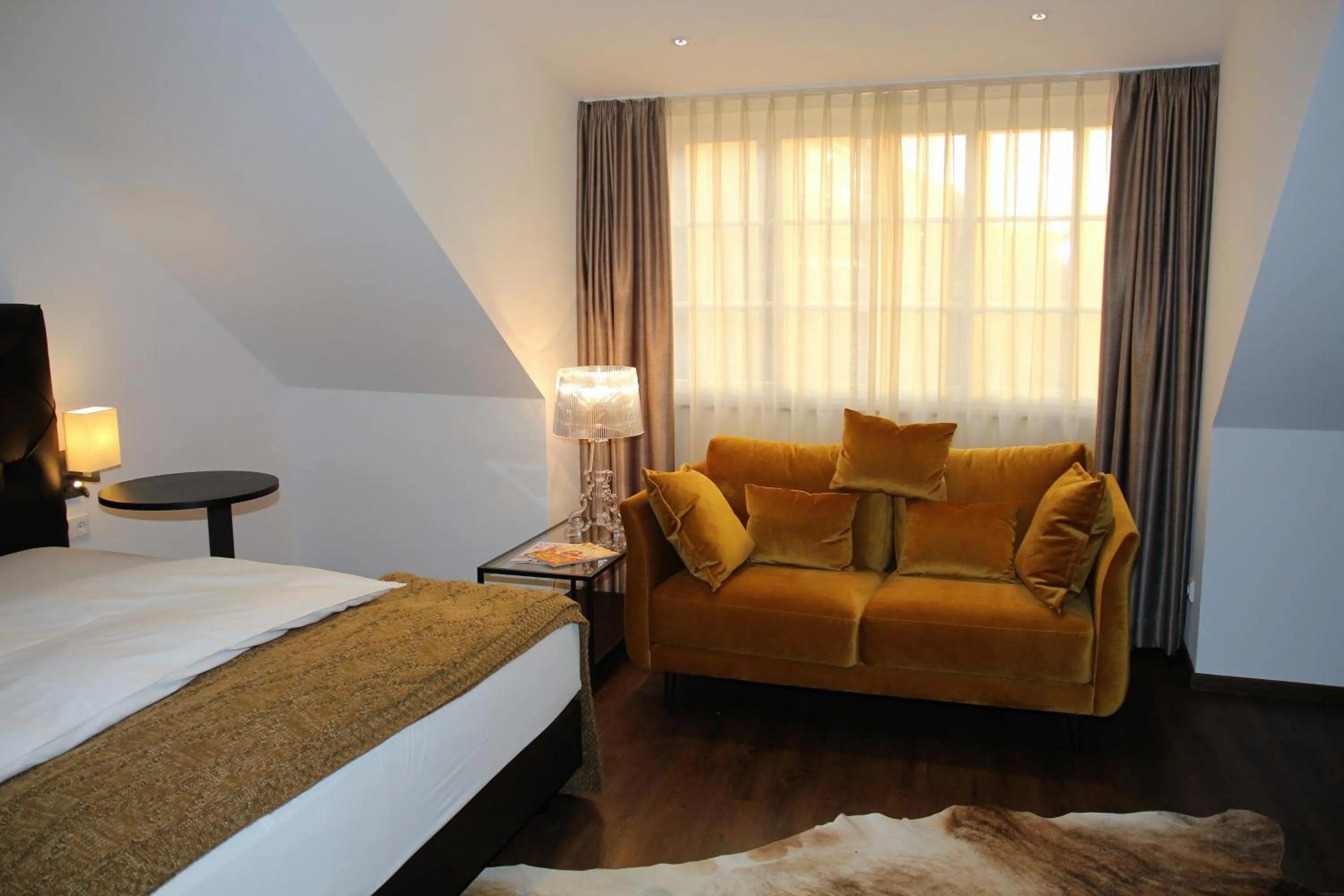 Photo of the whole room, Bed in Höll am Main