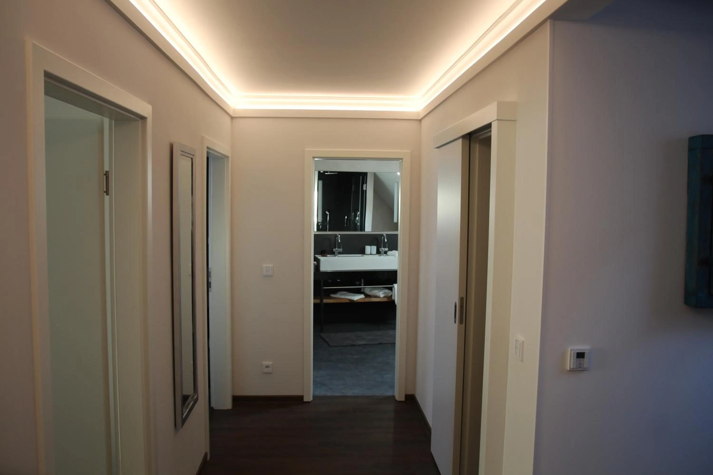 Photo of the whole room in Höll am Main