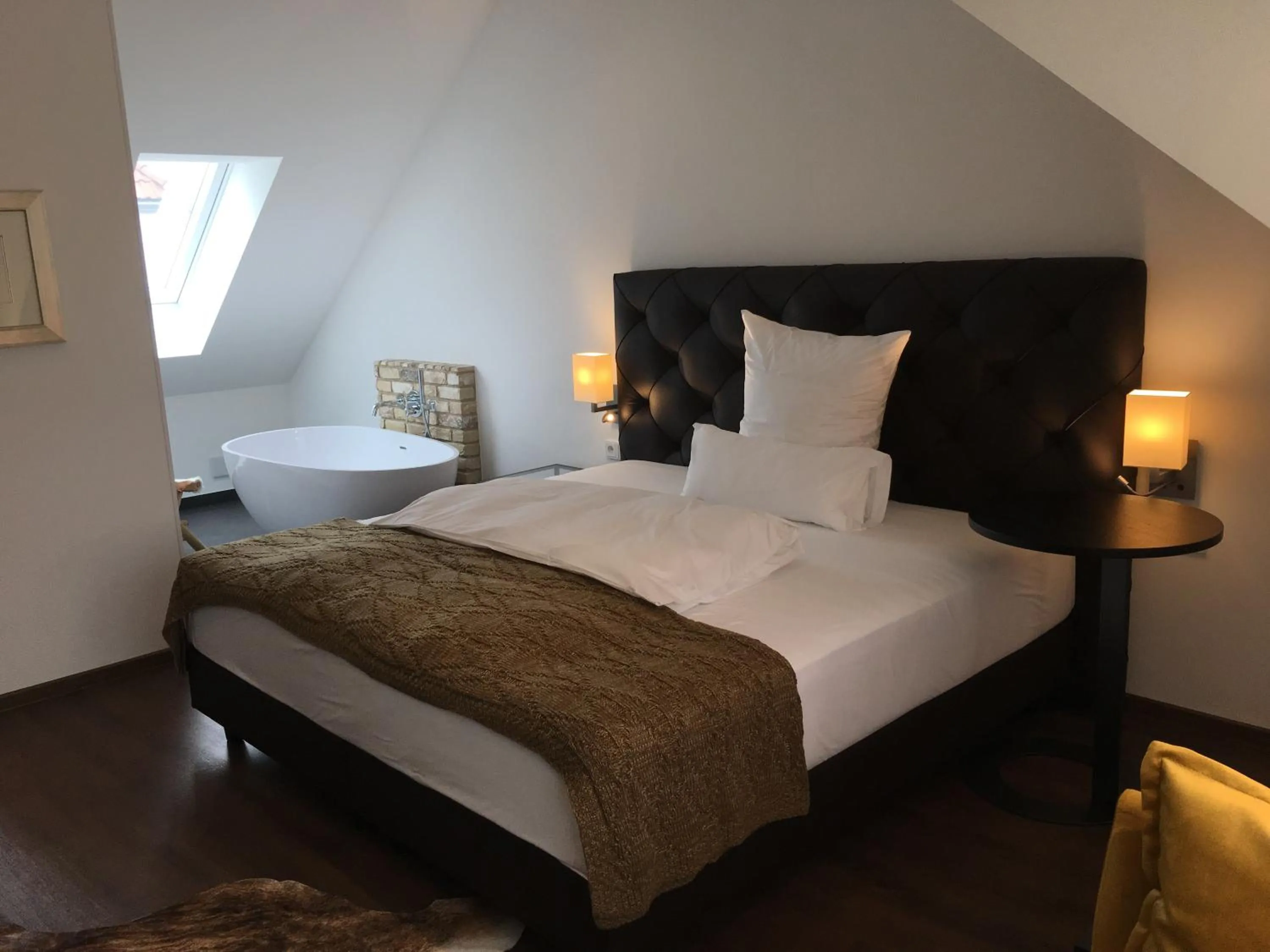 Photo of the whole room, Bed in Höll am Main