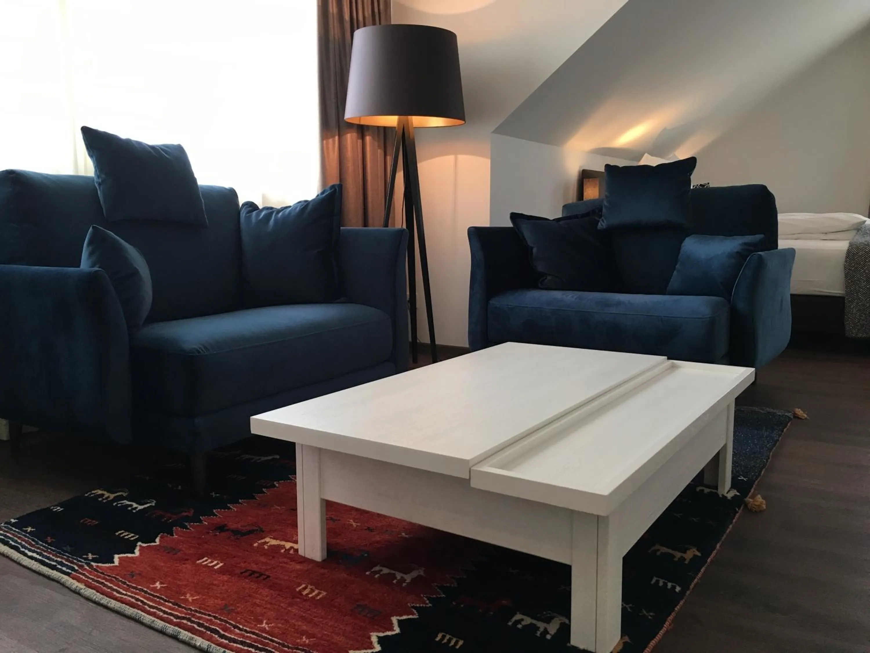 Photo of the whole room in Höll am Main