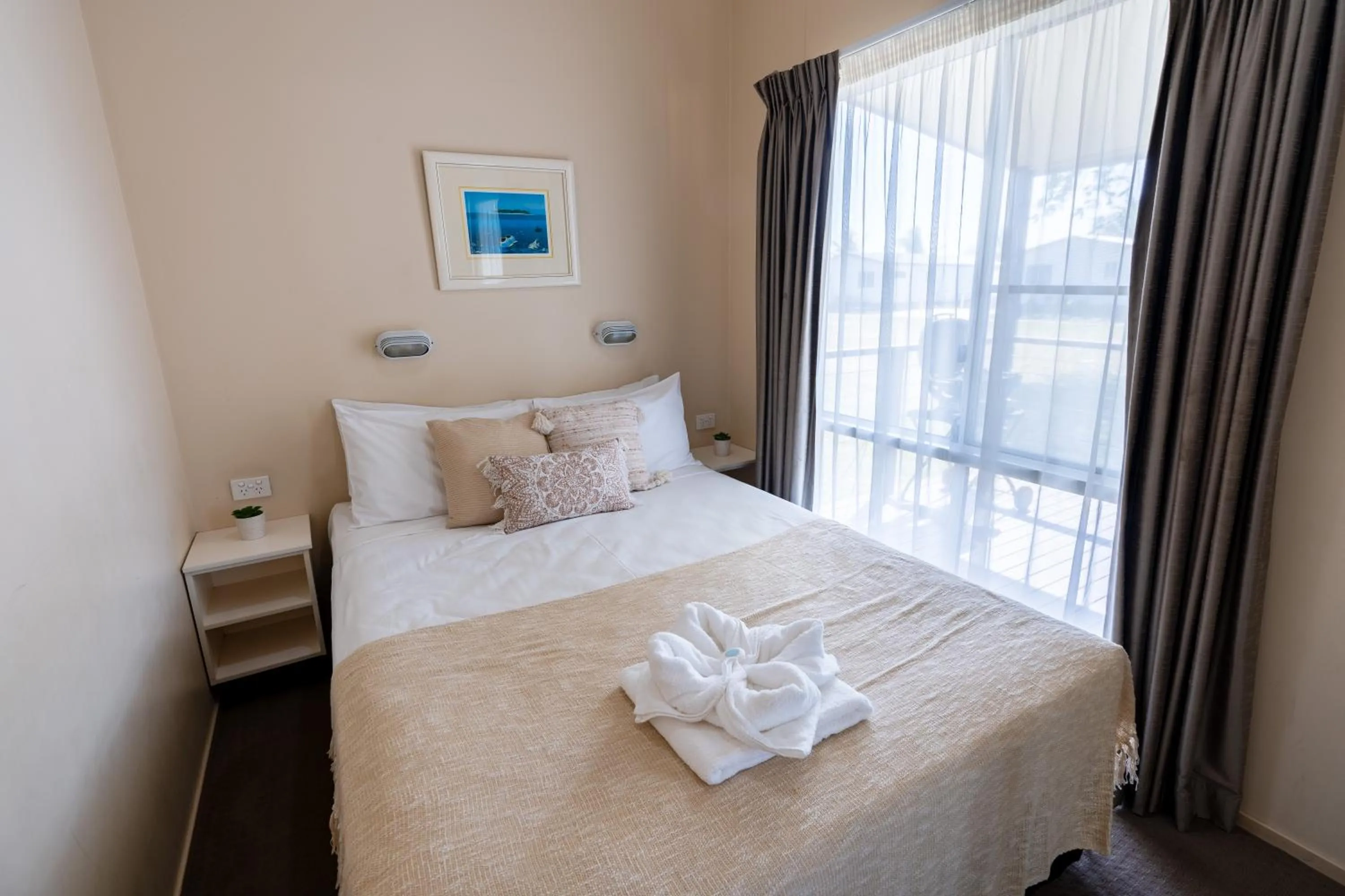 Bed in Tasman Holiday Parks - Rollingstone