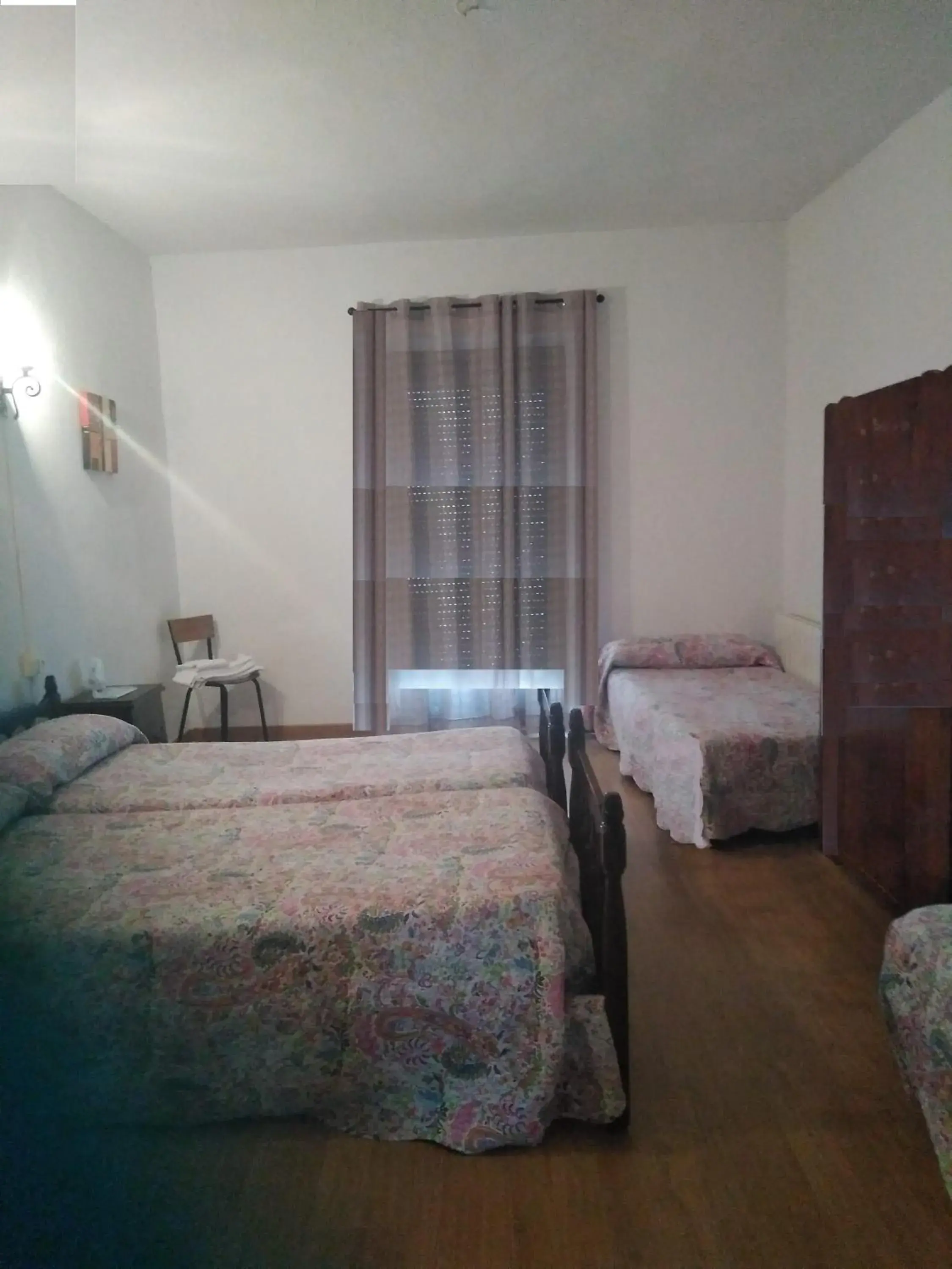 Family Room with Shared Bathroom in Pension Carretero Family Room with Shared Bathroom in Pension Carretero