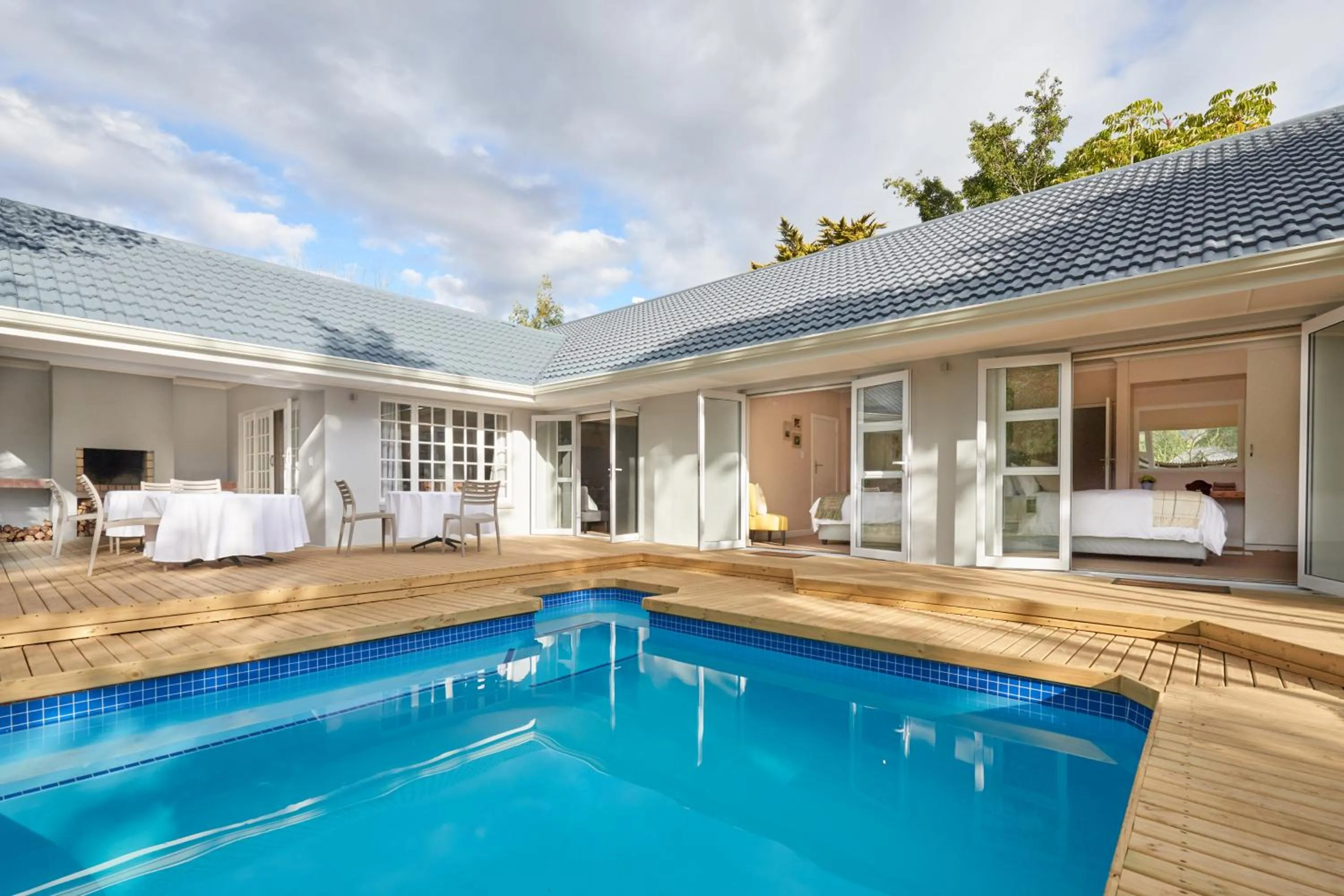 Property building in Outeniqua Inn