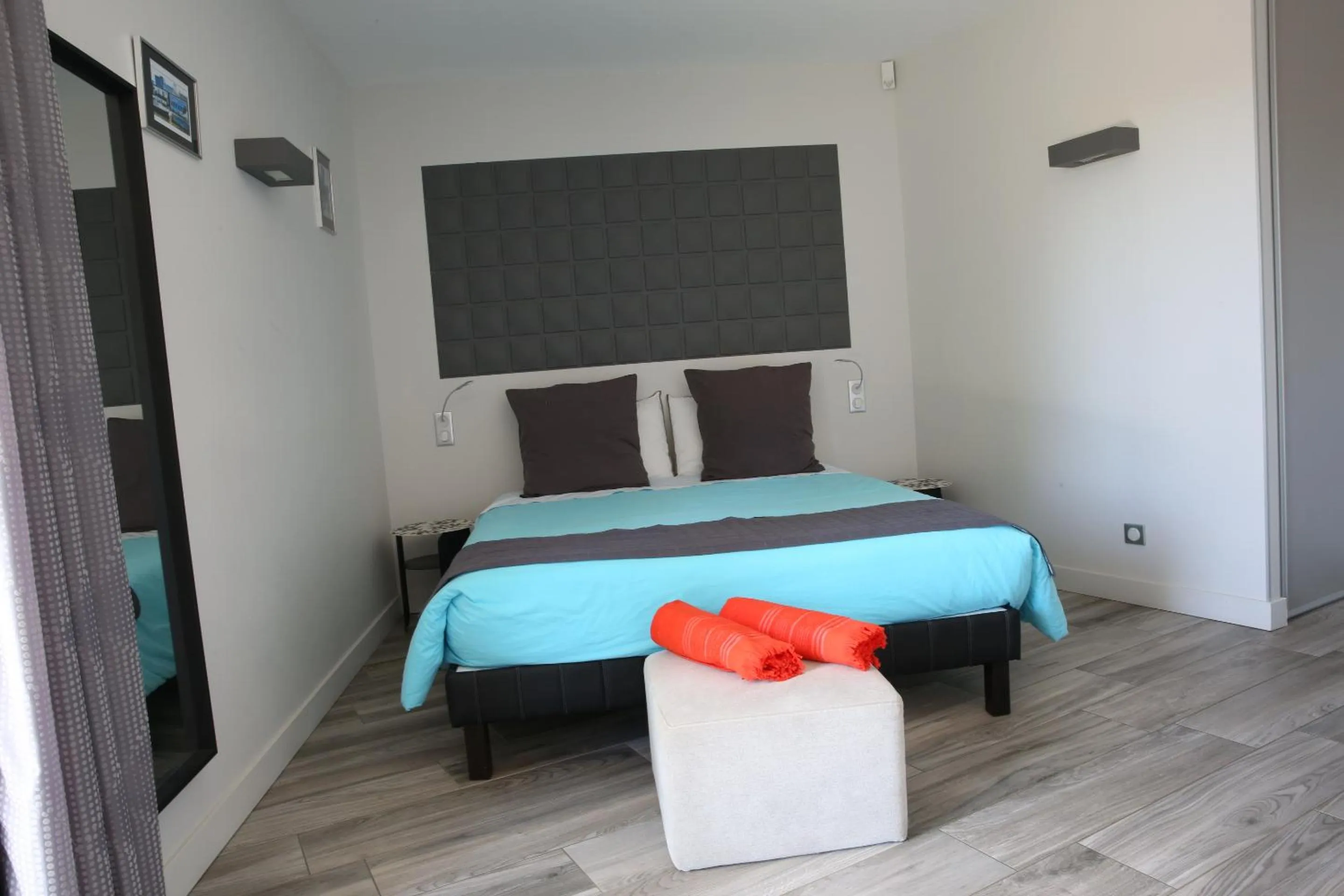 Bedroom, Bed in Maison Cube