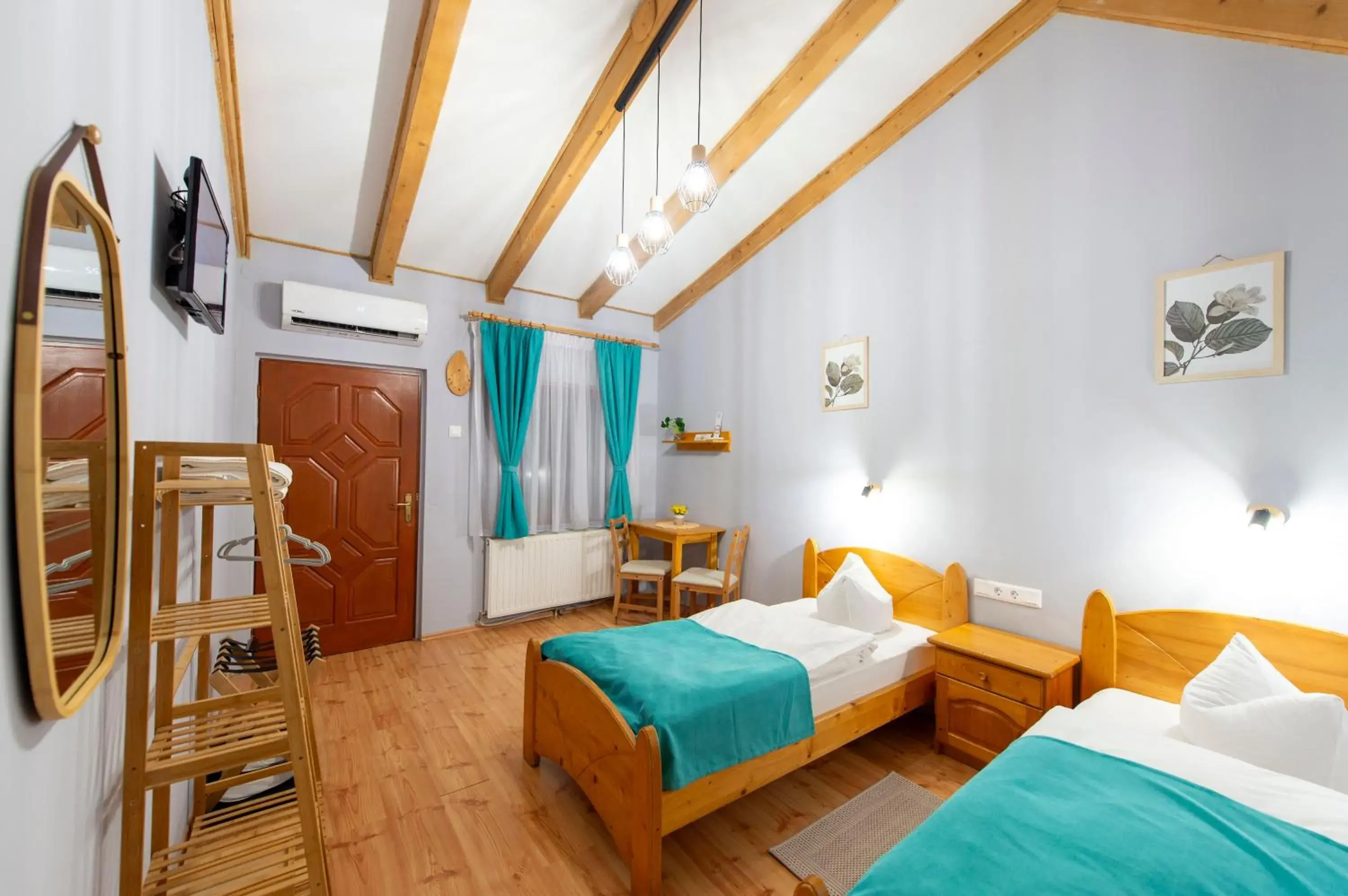 Twin Room - single occupancy in Korona Panzió Twin Room - single occupancy in Korona Panzió